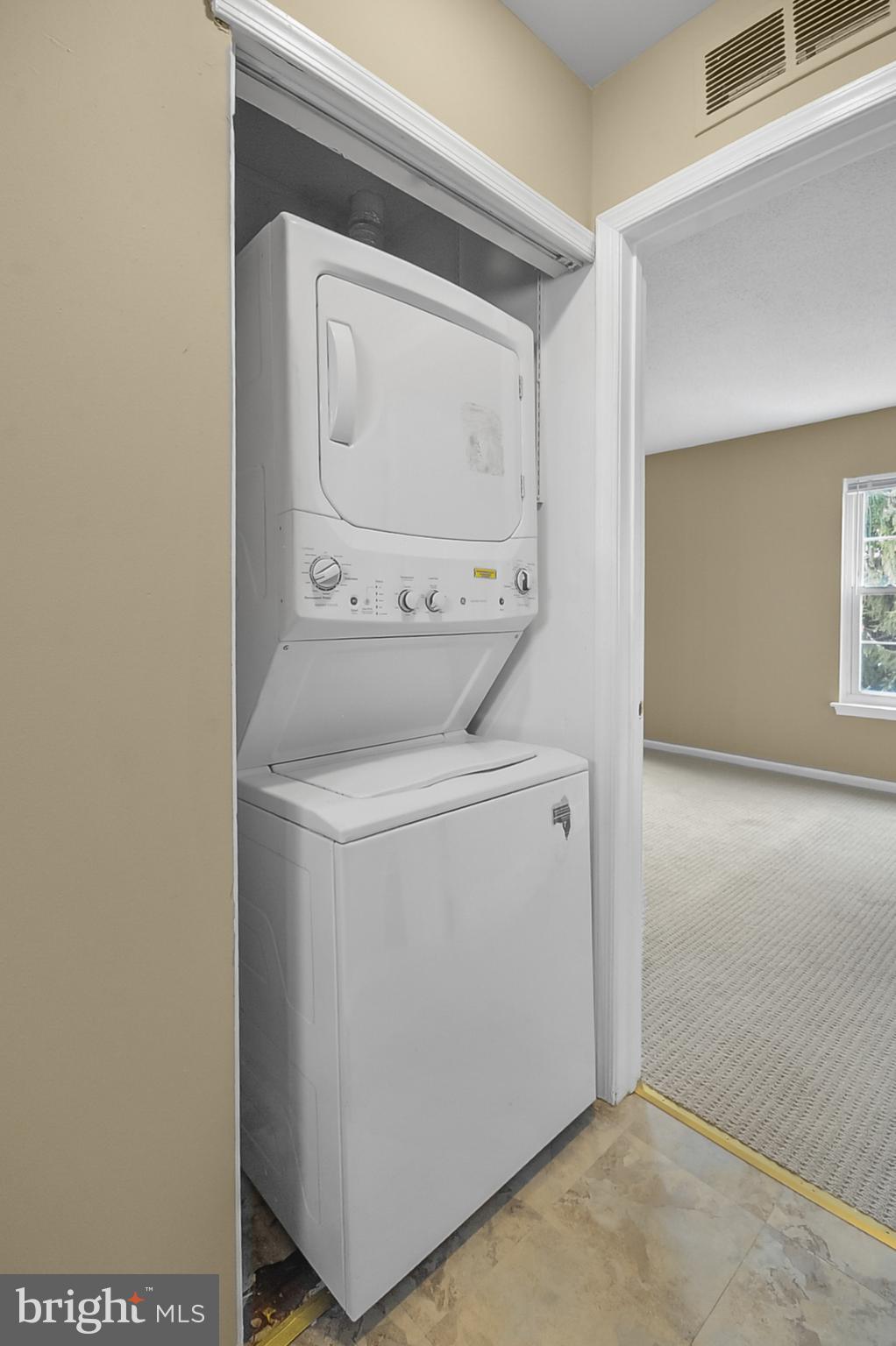 VILLAGE SHIRES - Residential