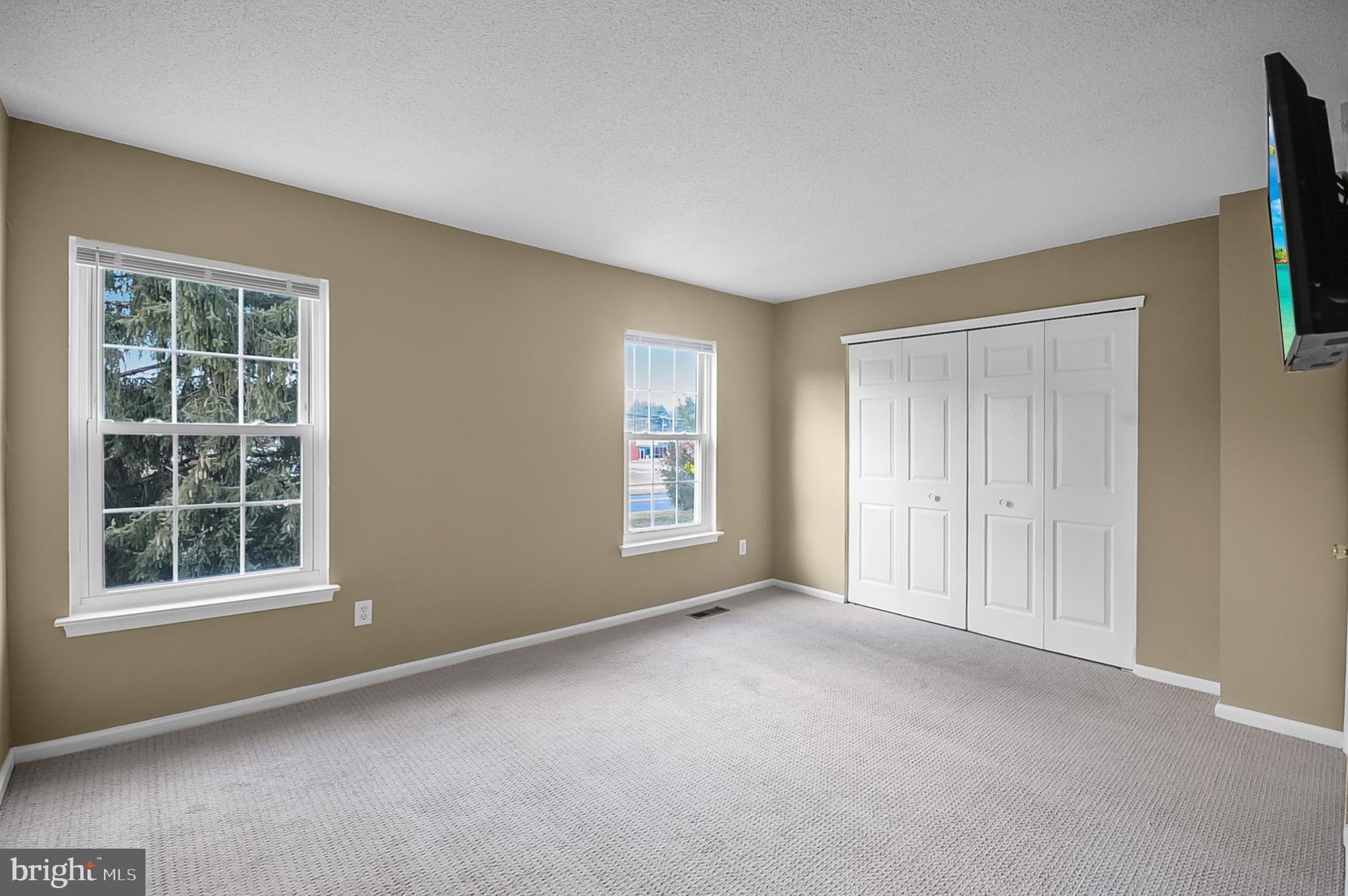 VILLAGE SHIRES - Residential