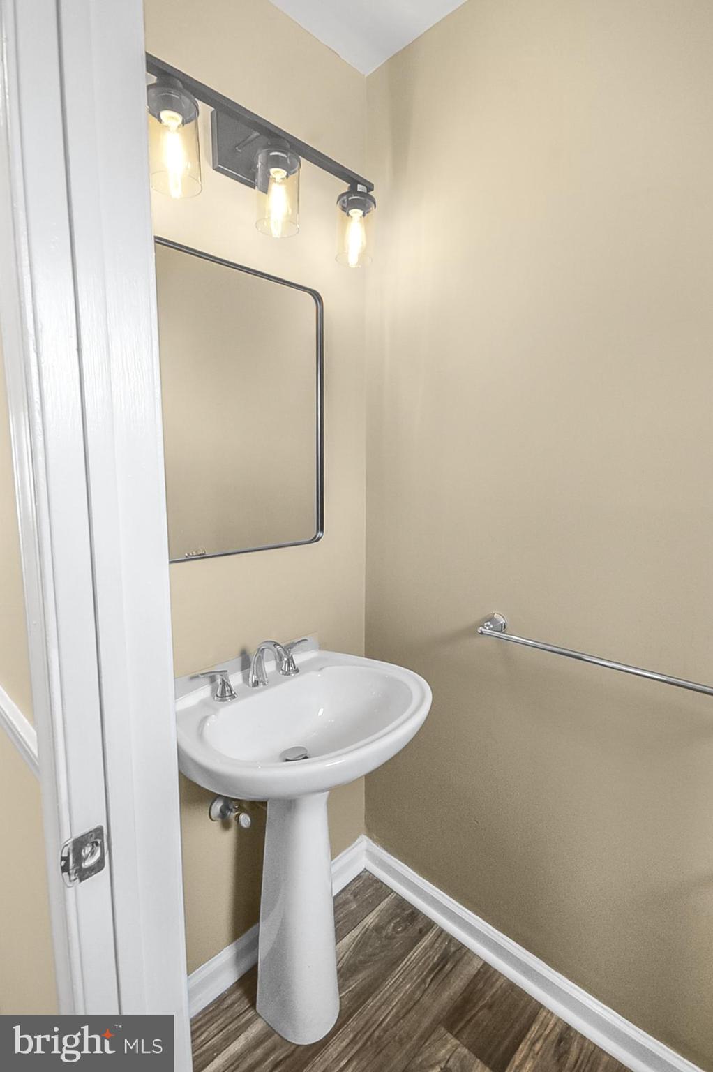 VILLAGE SHIRES - Residential