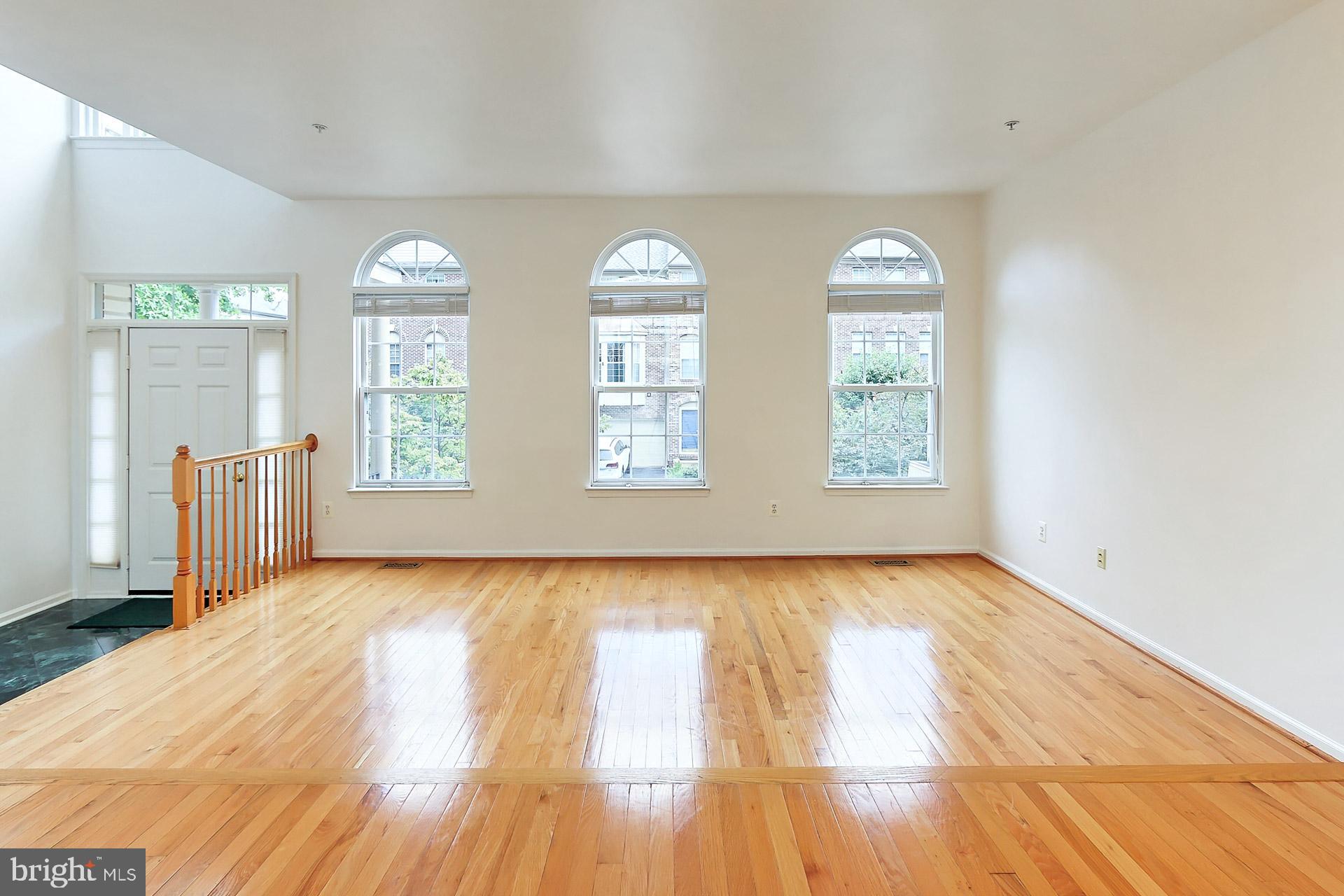 FAIR LAKES COURT - Residential