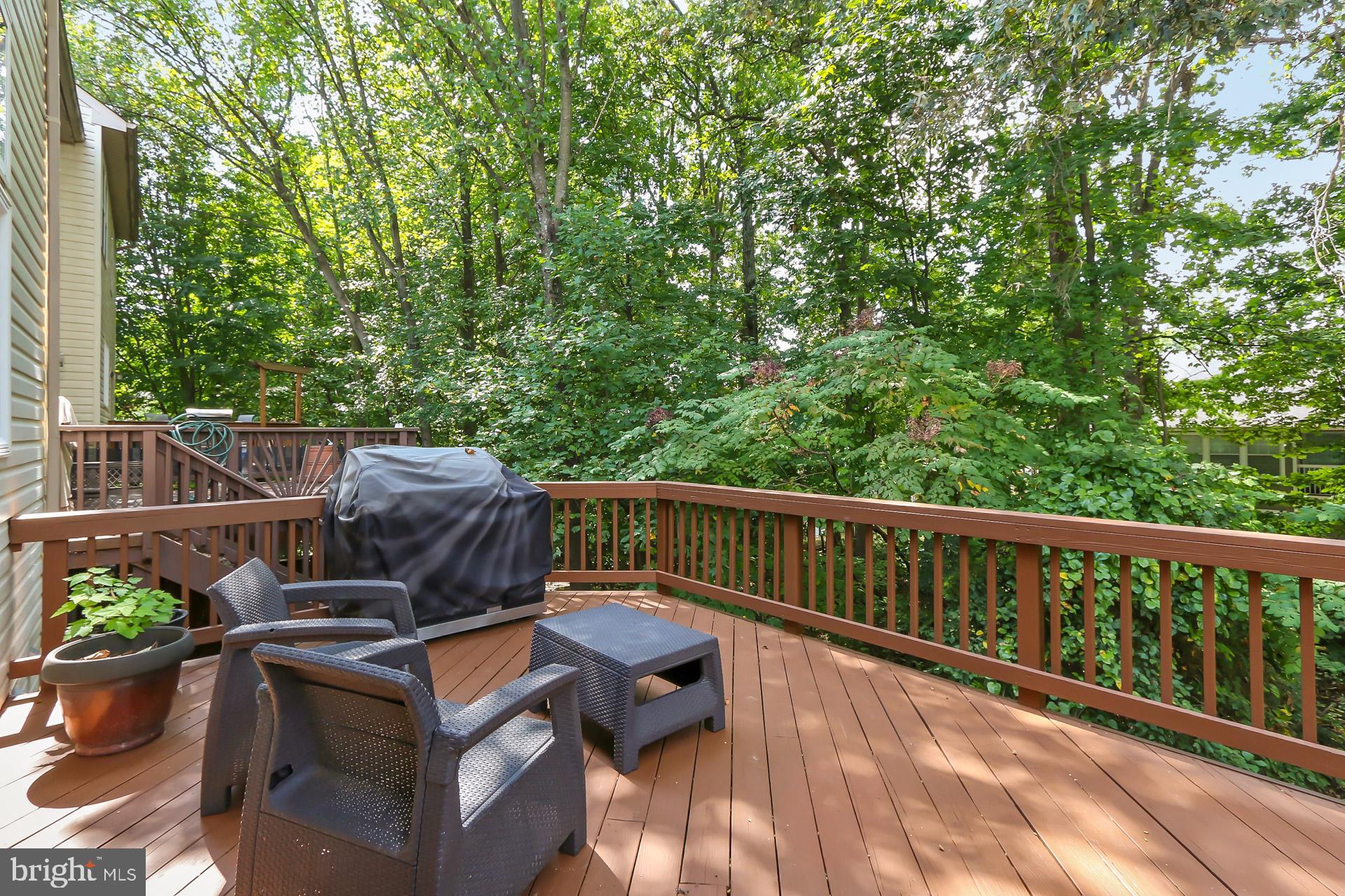 FAIR LAKES COURT - Residential