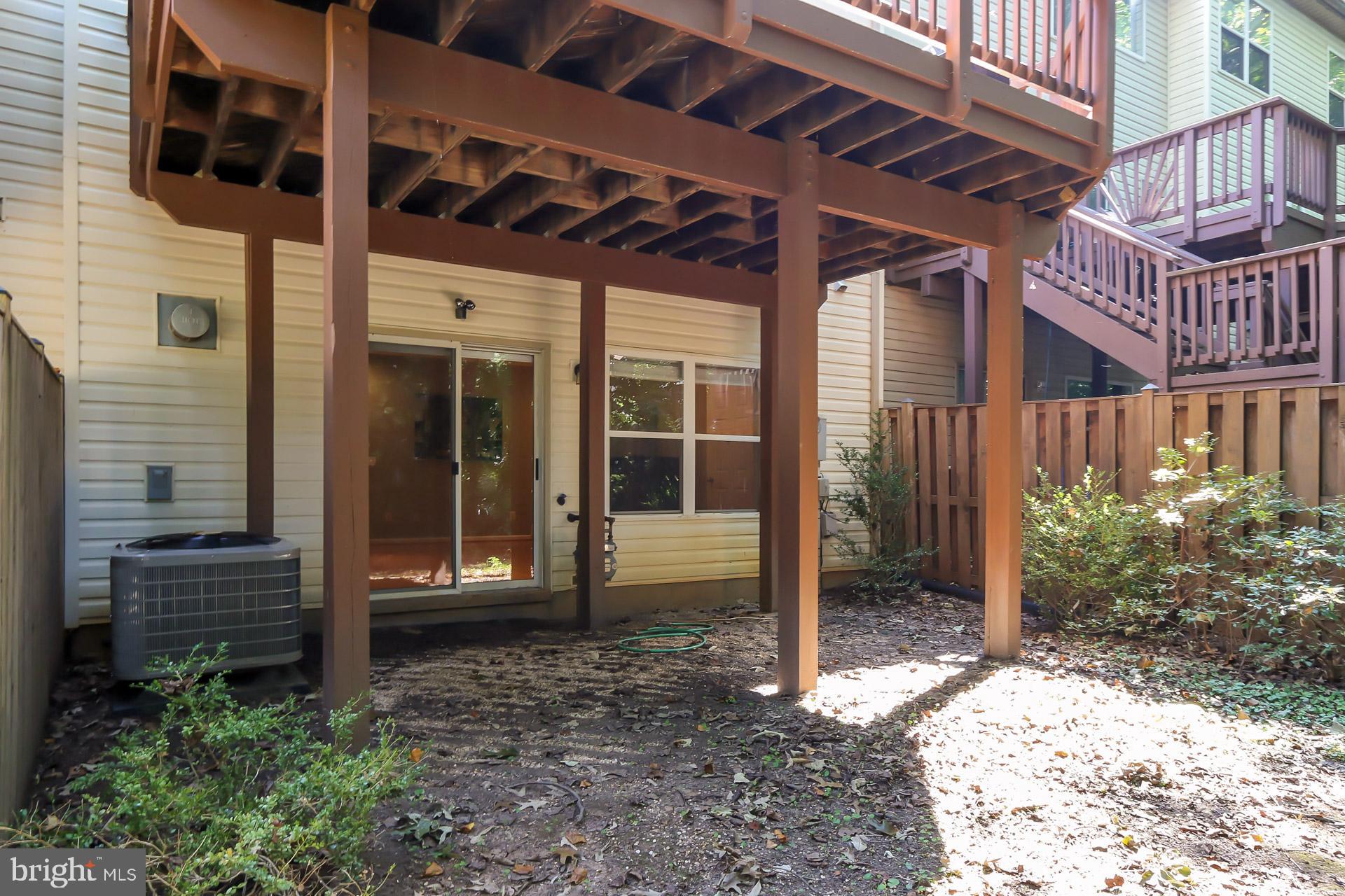 FAIR LAKES COURT - Residential