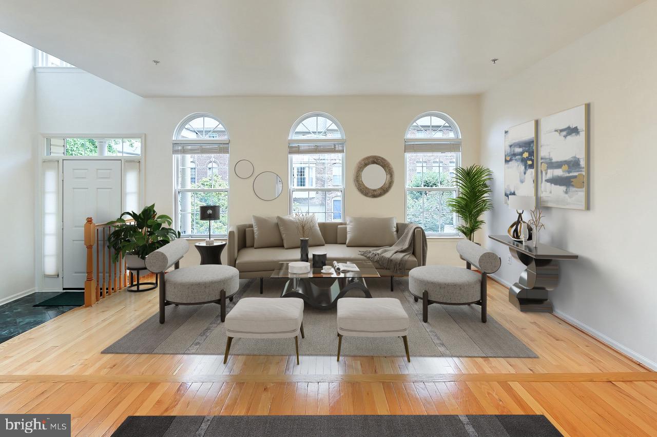 FAIR LAKES COURT - Residential