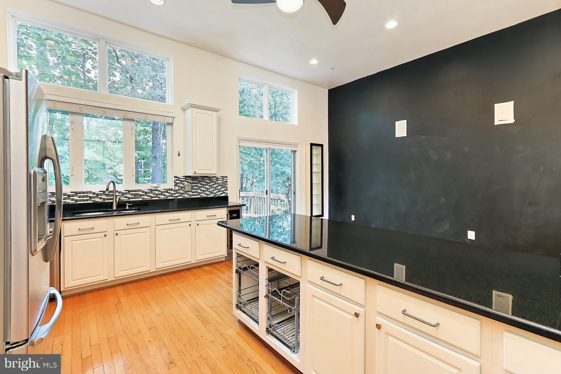 FAIR LAKES COURT - Residential