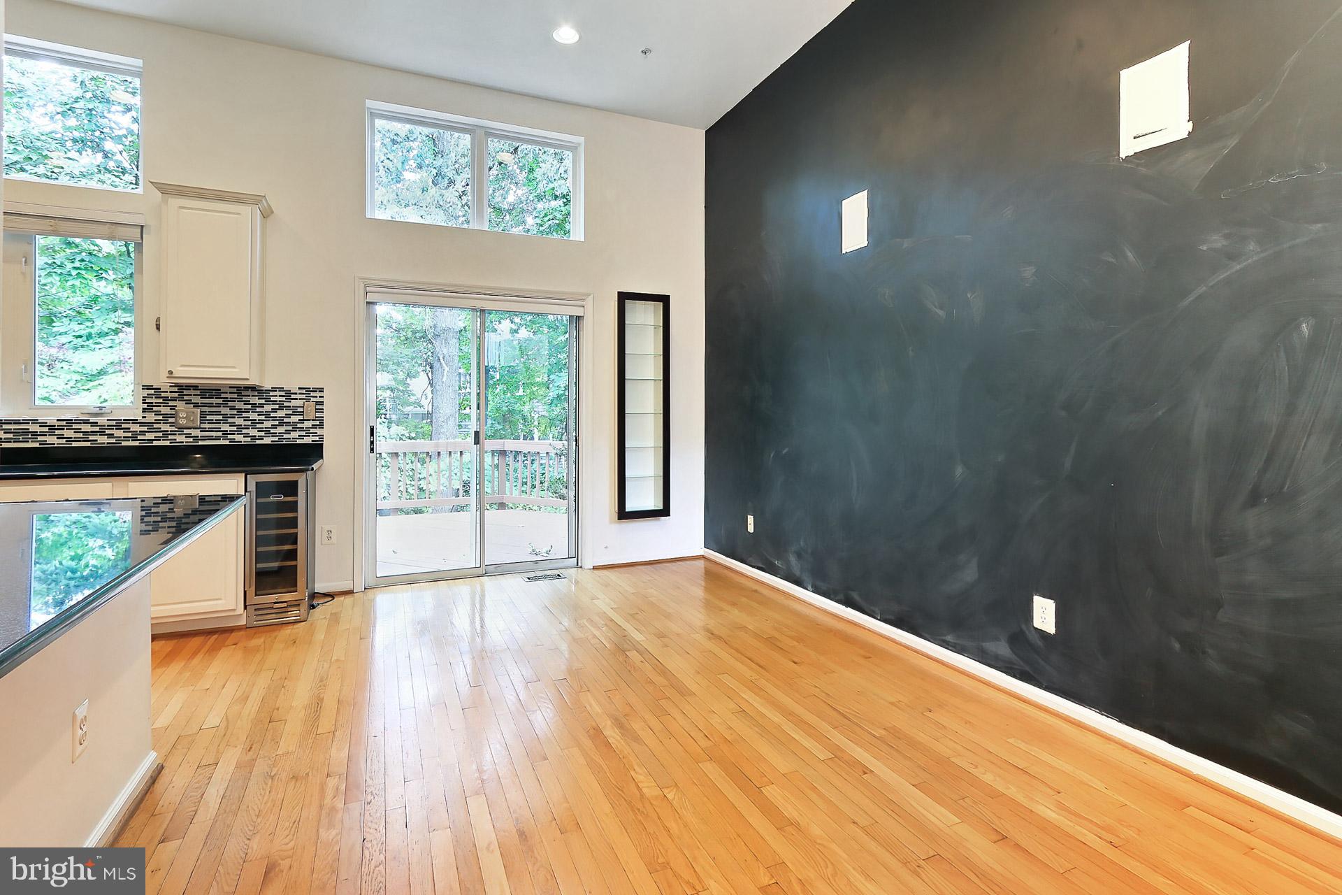 FAIR LAKES COURT - Residential