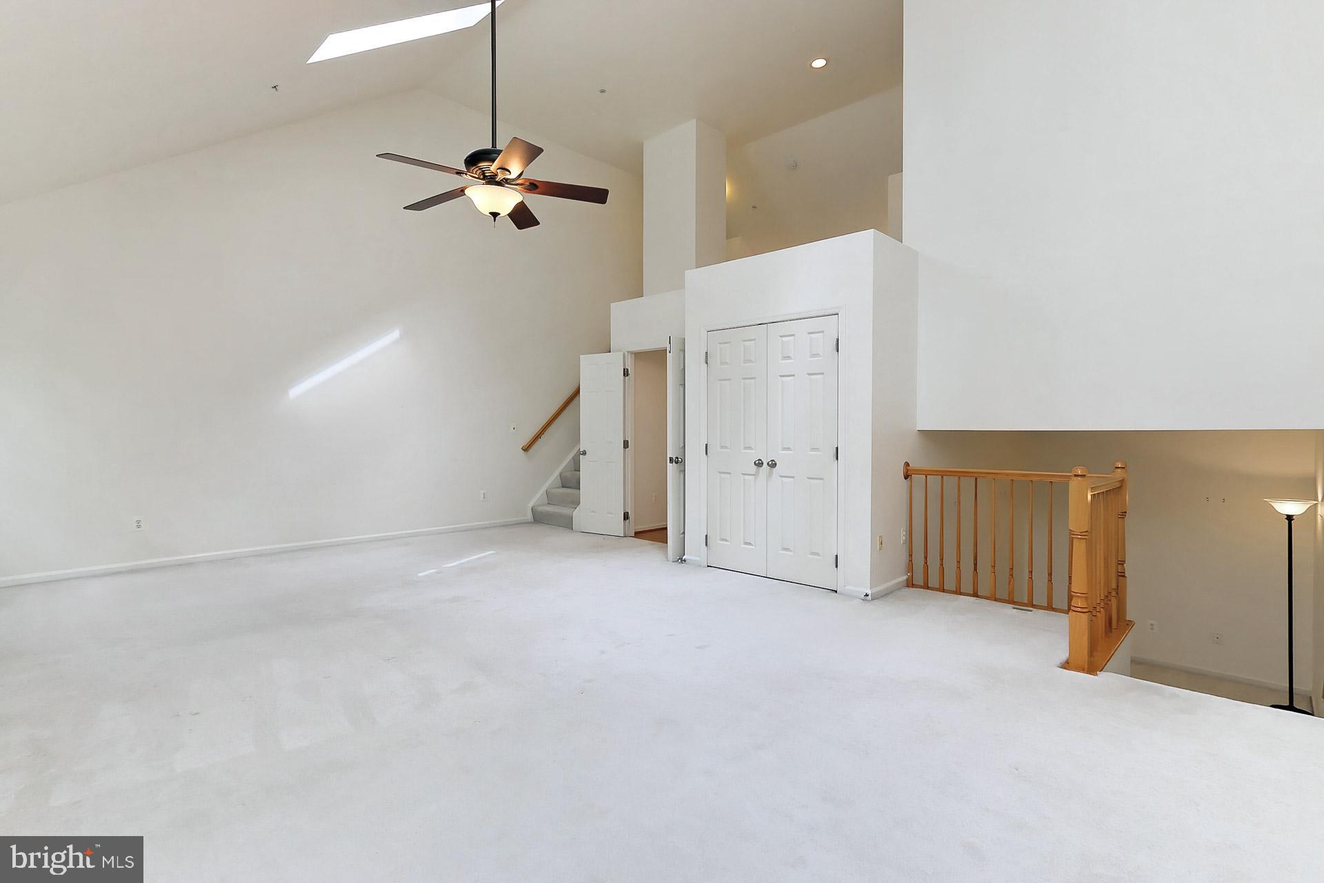 FAIR LAKES COURT - Residential