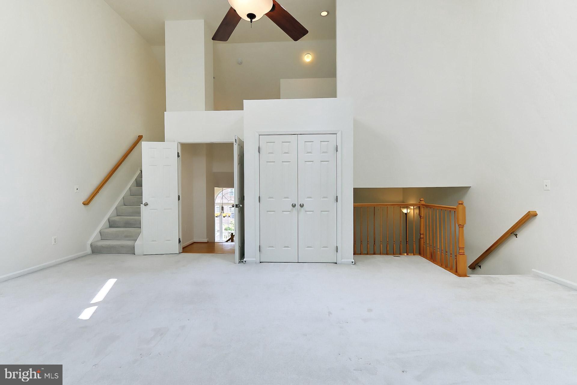 FAIR LAKES COURT - Residential