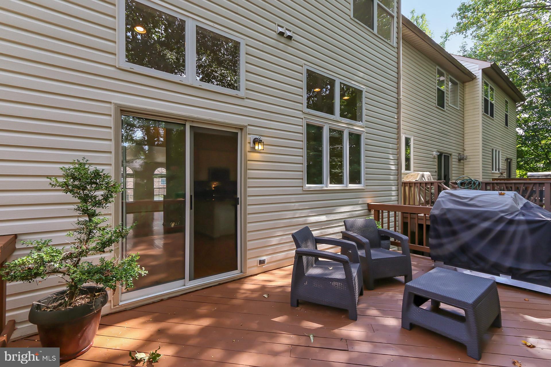 FAIR LAKES COURT - Residential