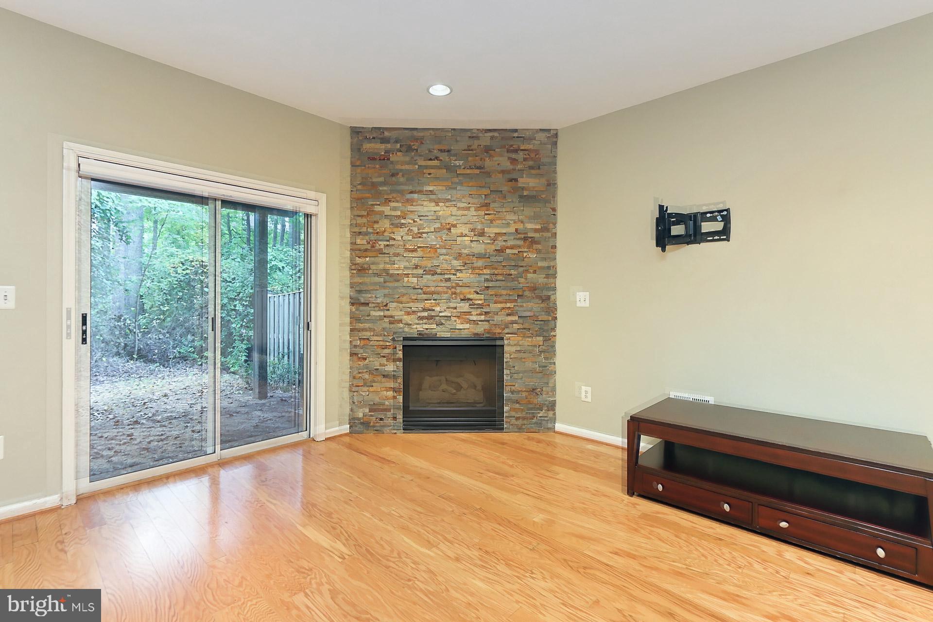 FAIR LAKES COURT - Residential