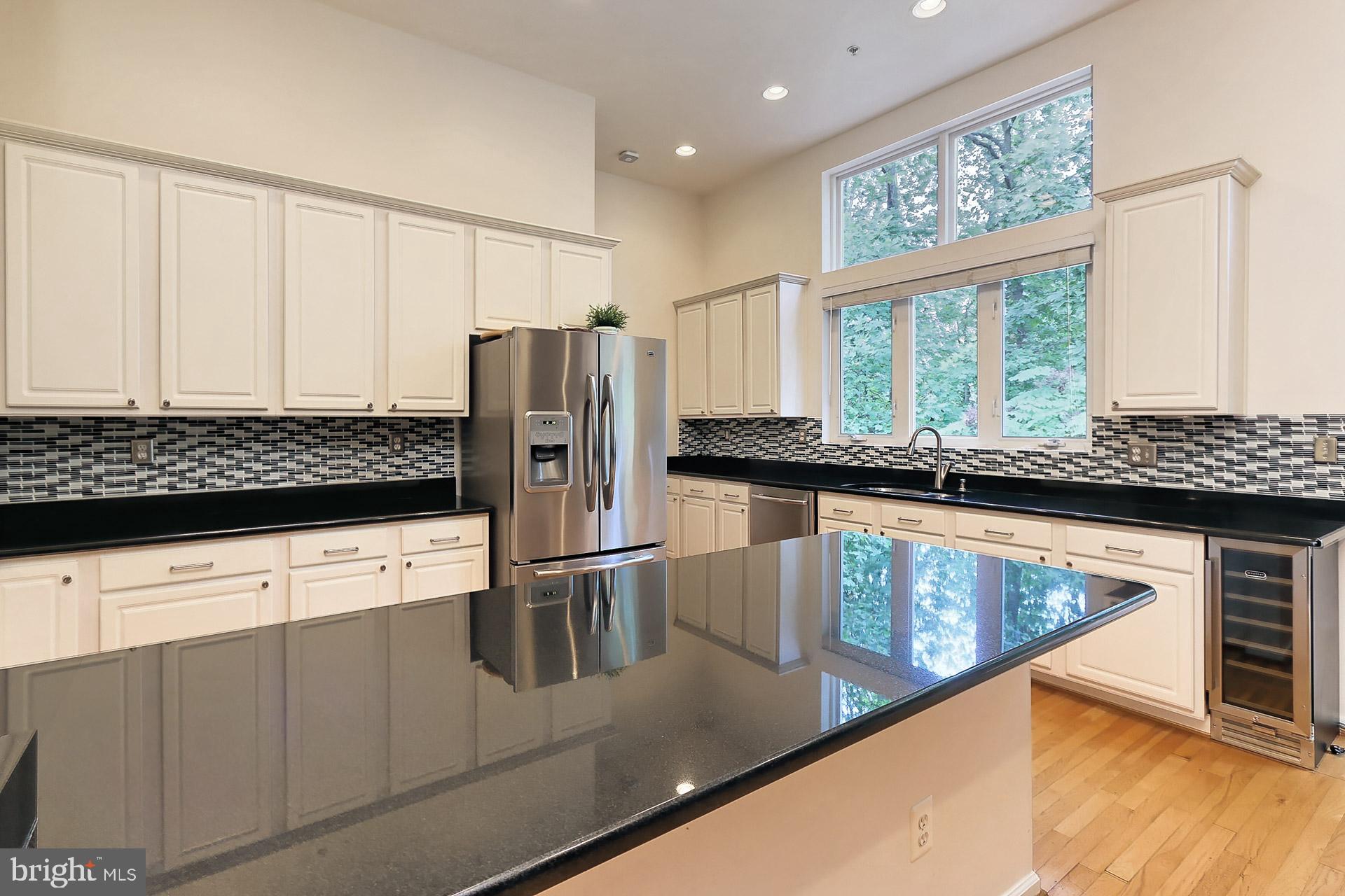 FAIR LAKES COURT - Residential