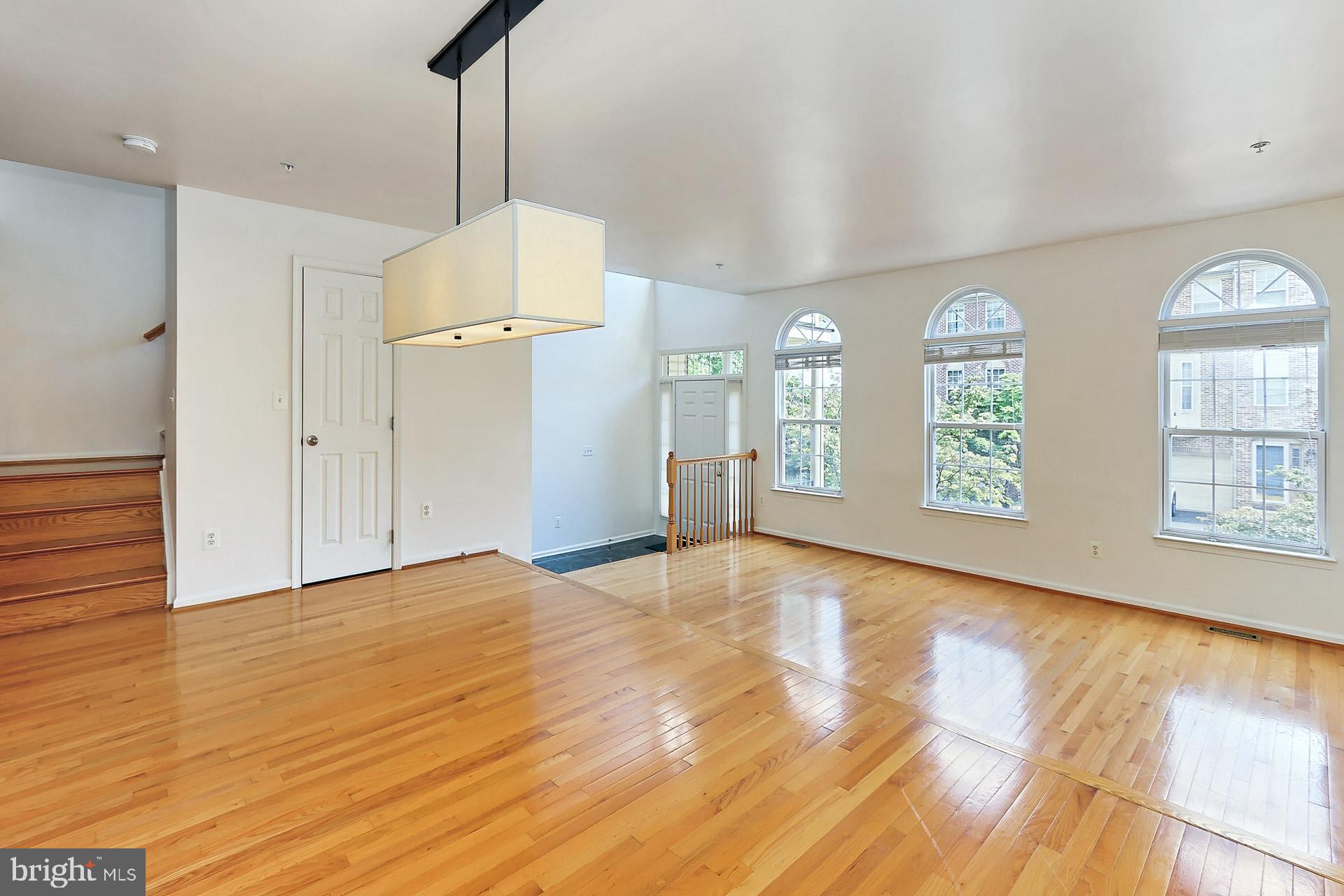 FAIR LAKES COURT - Residential