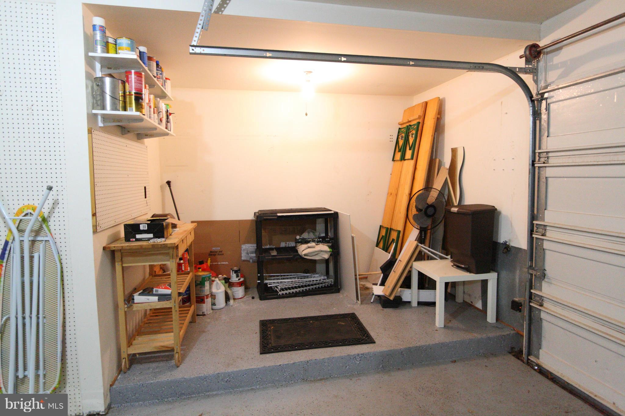 FAIR LAKES COURT - Residential