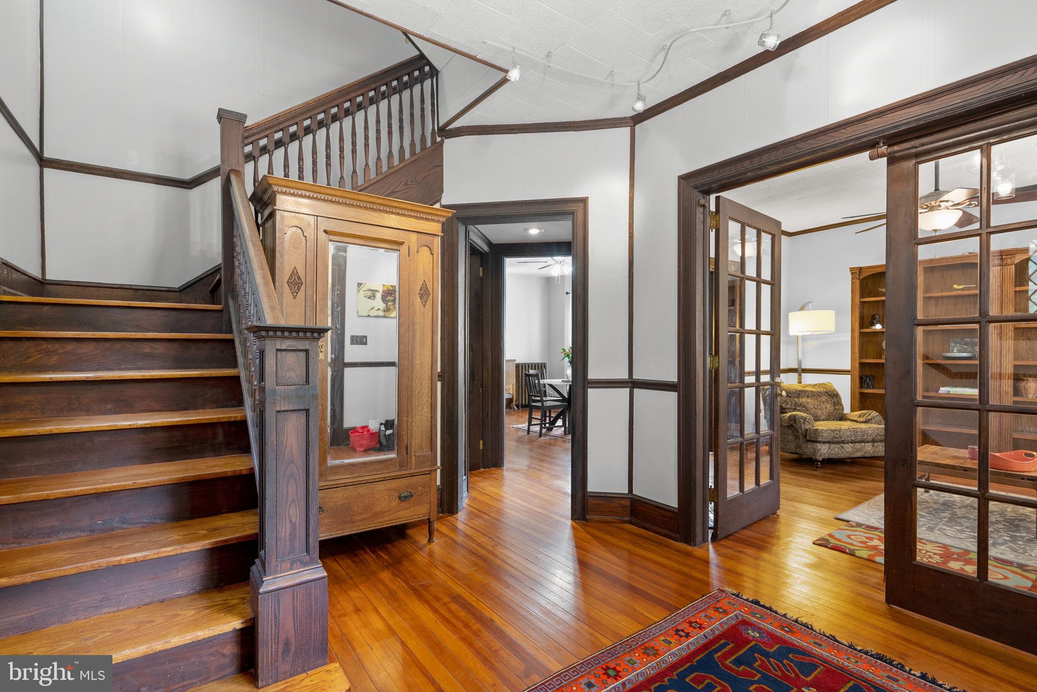 RIVERDALE PARK - Residential