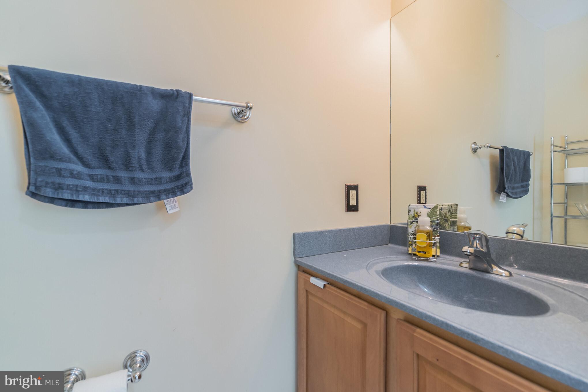 ROLLING VALLEY - Residential Lease