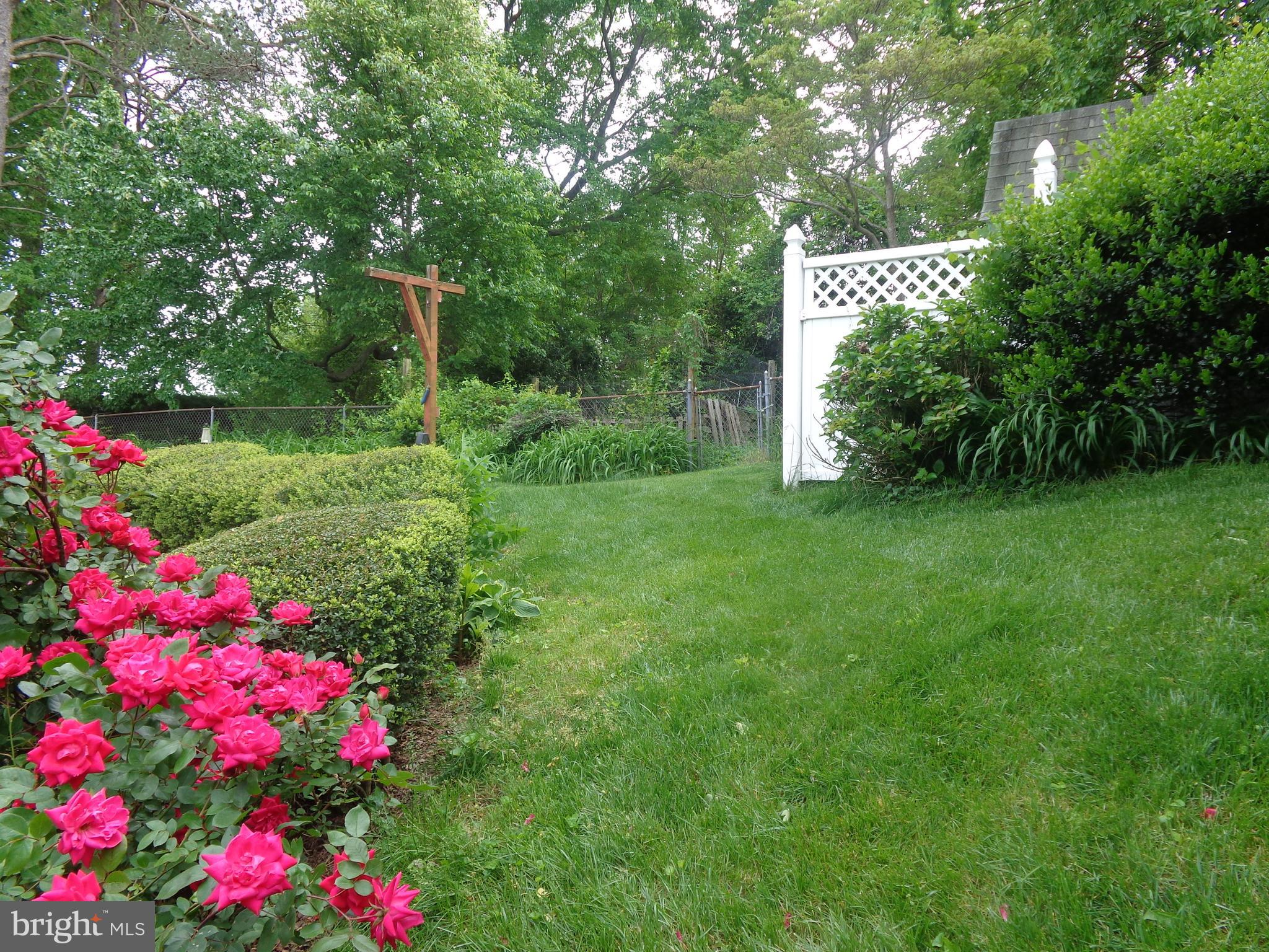 ROLLING VALLEY - Residential Lease