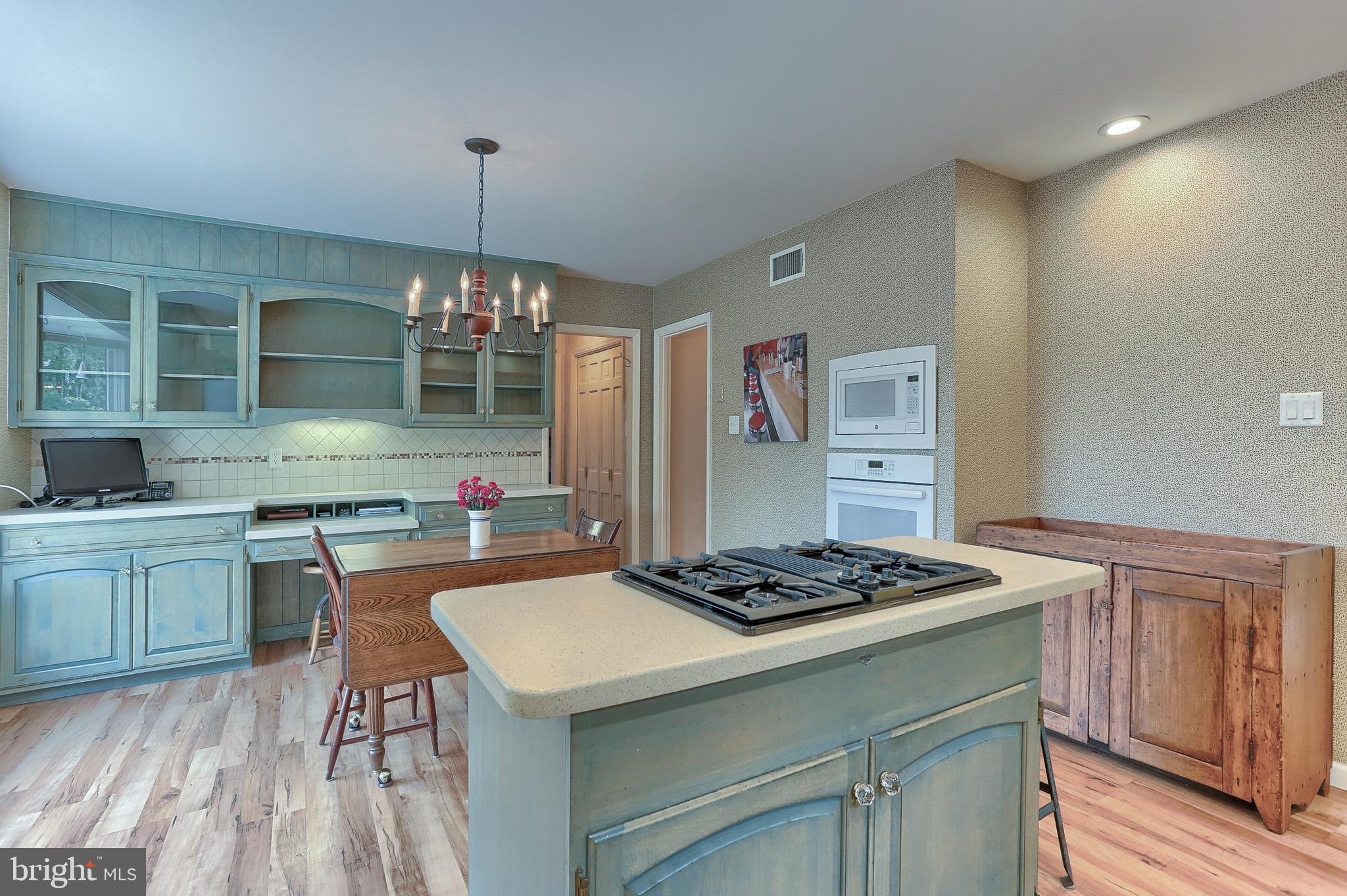 MOUNTAINDALE - Residential