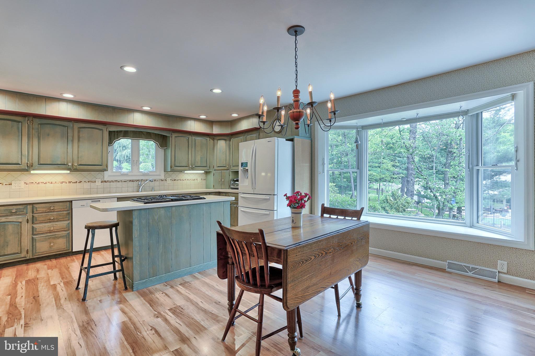 MOUNTAINDALE - Residential