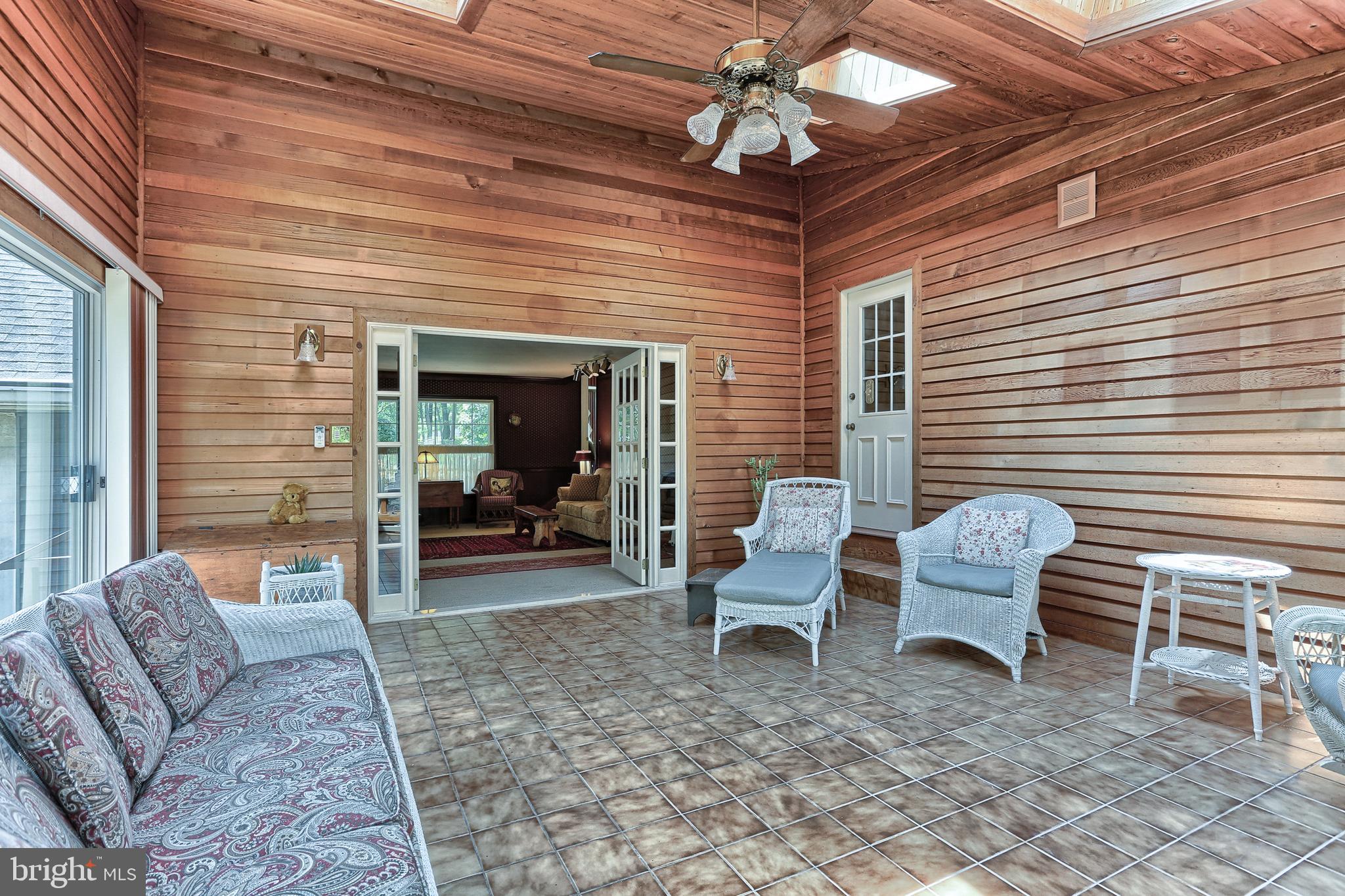 MOUNTAINDALE - Residential