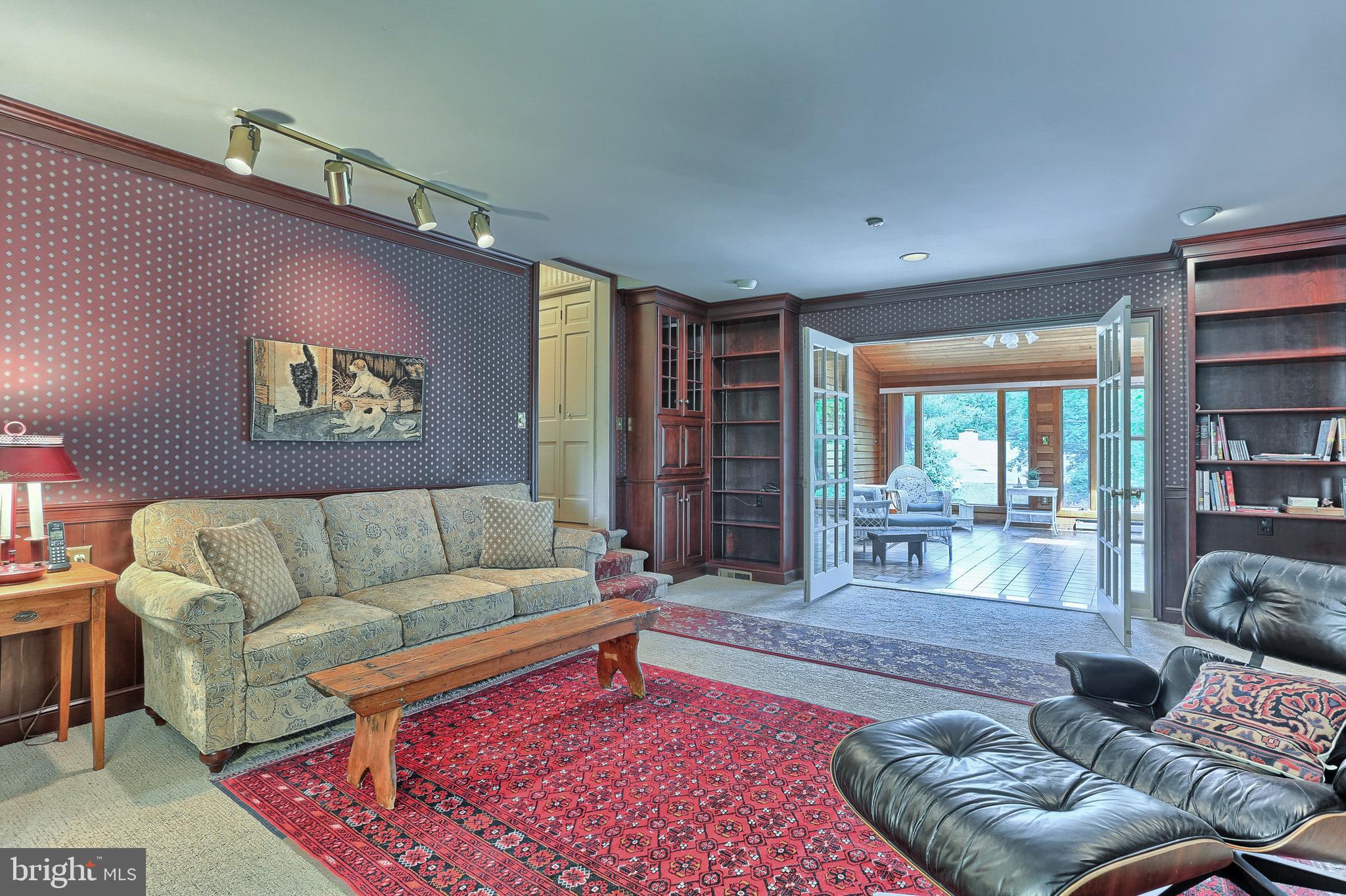 MOUNTAINDALE - Residential