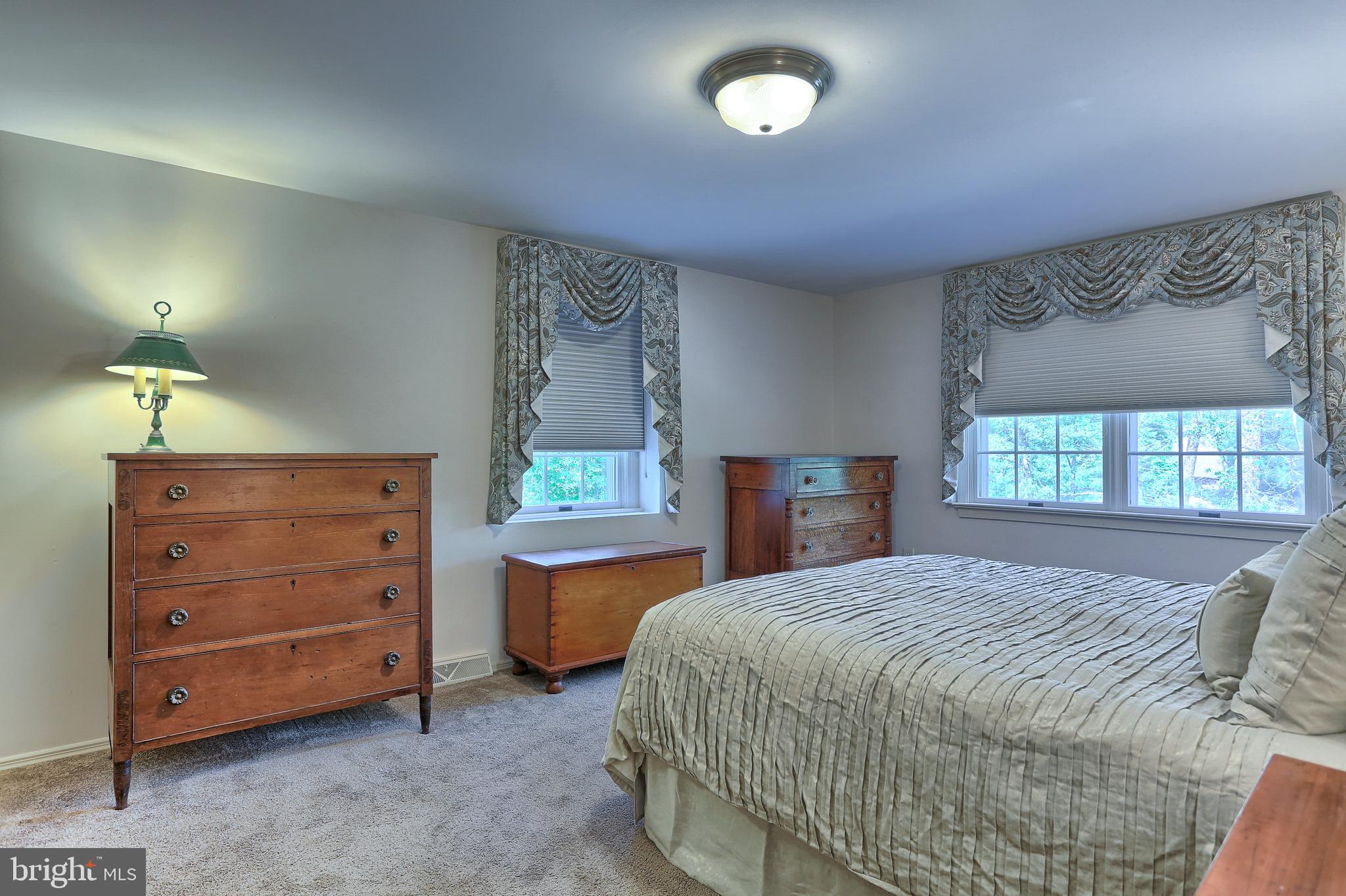 MOUNTAINDALE - Residential
