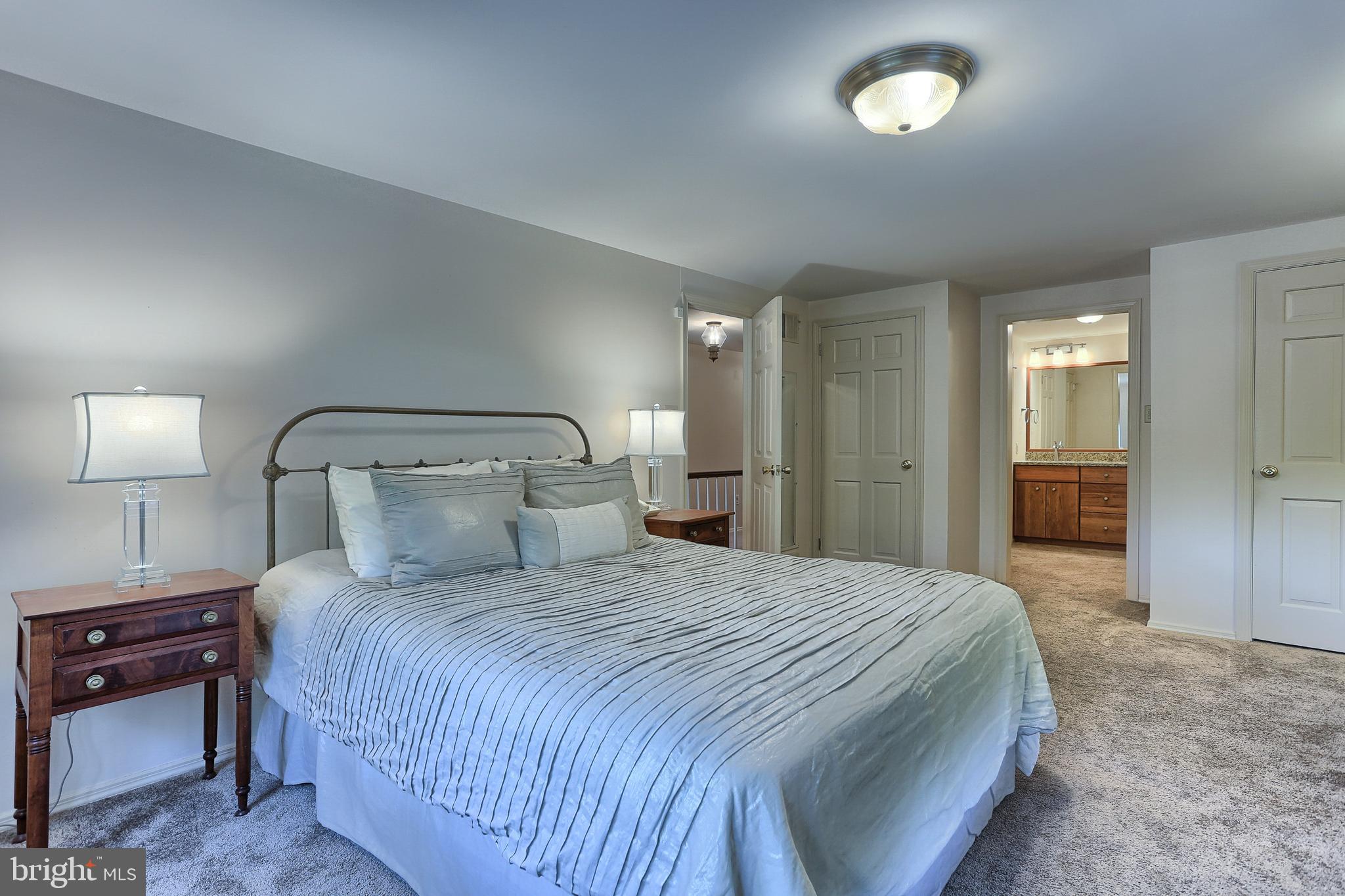 MOUNTAINDALE - Residential