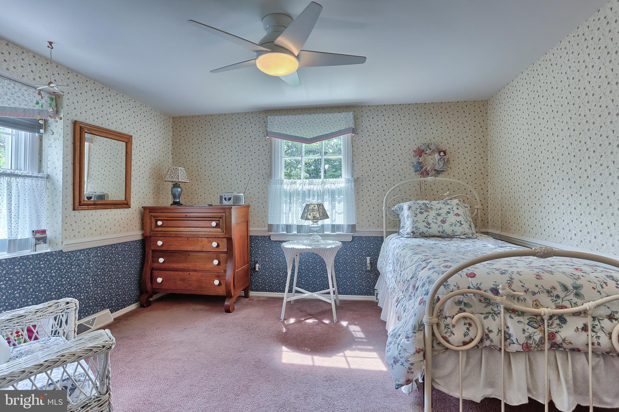 MOUNTAINDALE - Residential