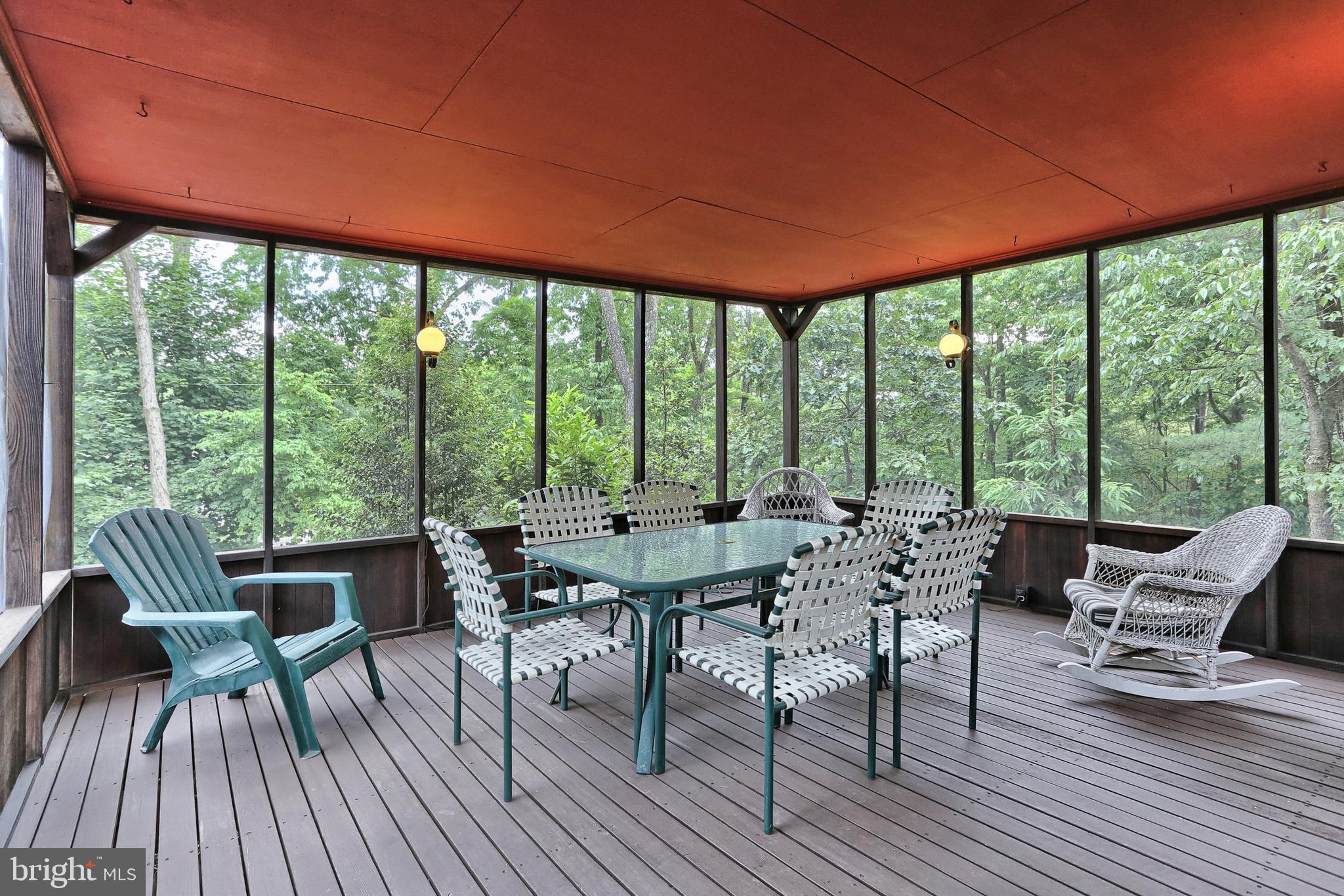 MOUNTAINDALE - Residential
