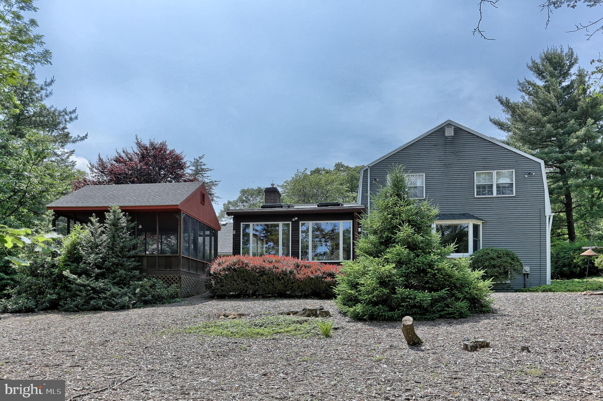 MOUNTAINDALE - Residential