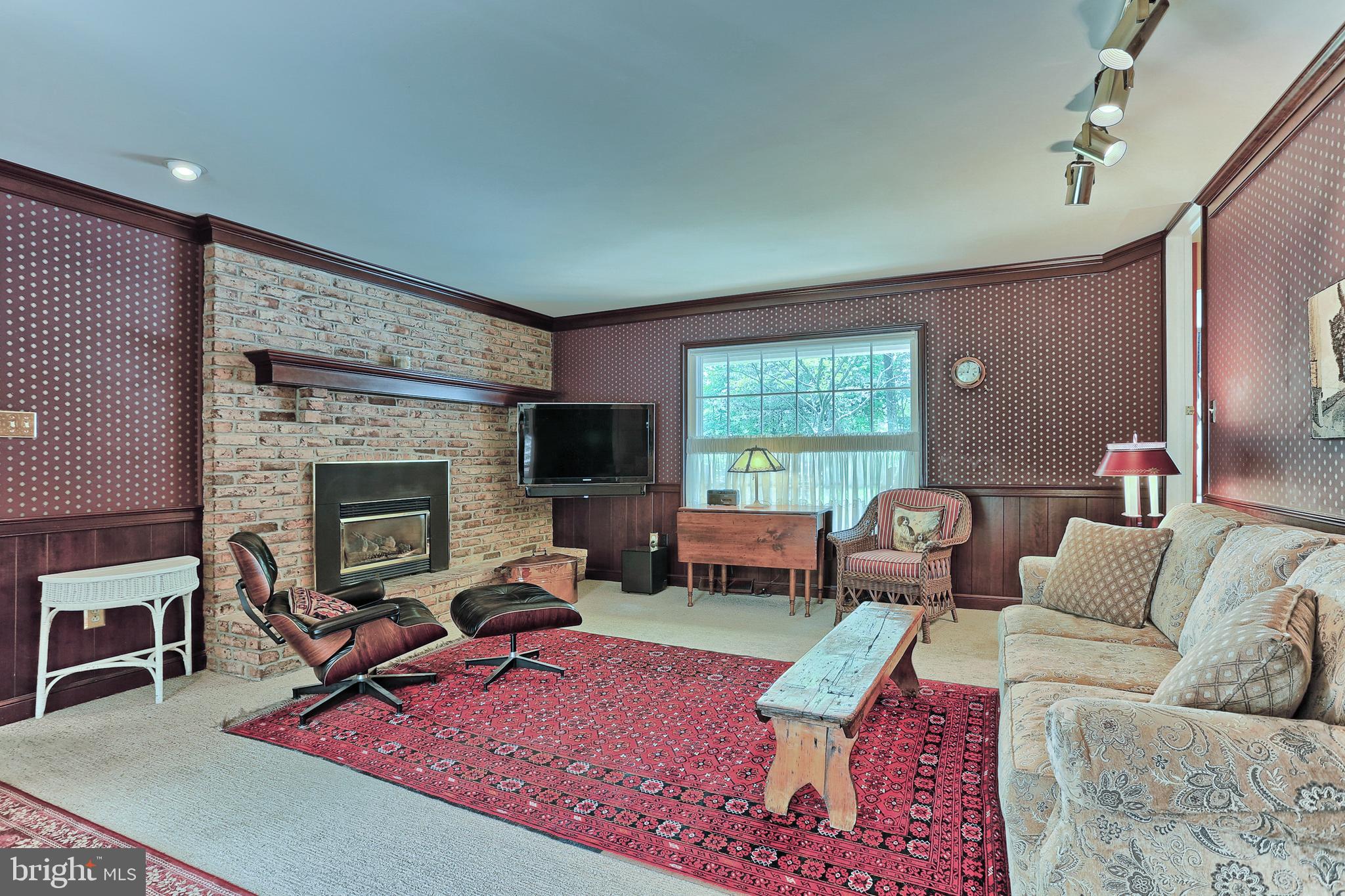MOUNTAINDALE - Residential