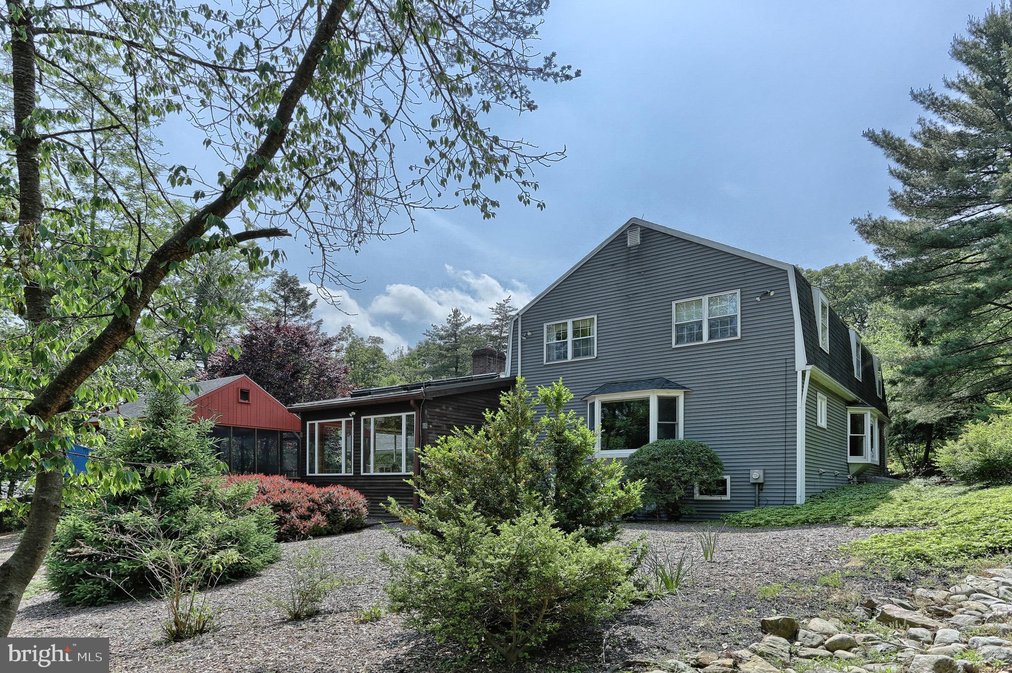 MOUNTAINDALE - Residential