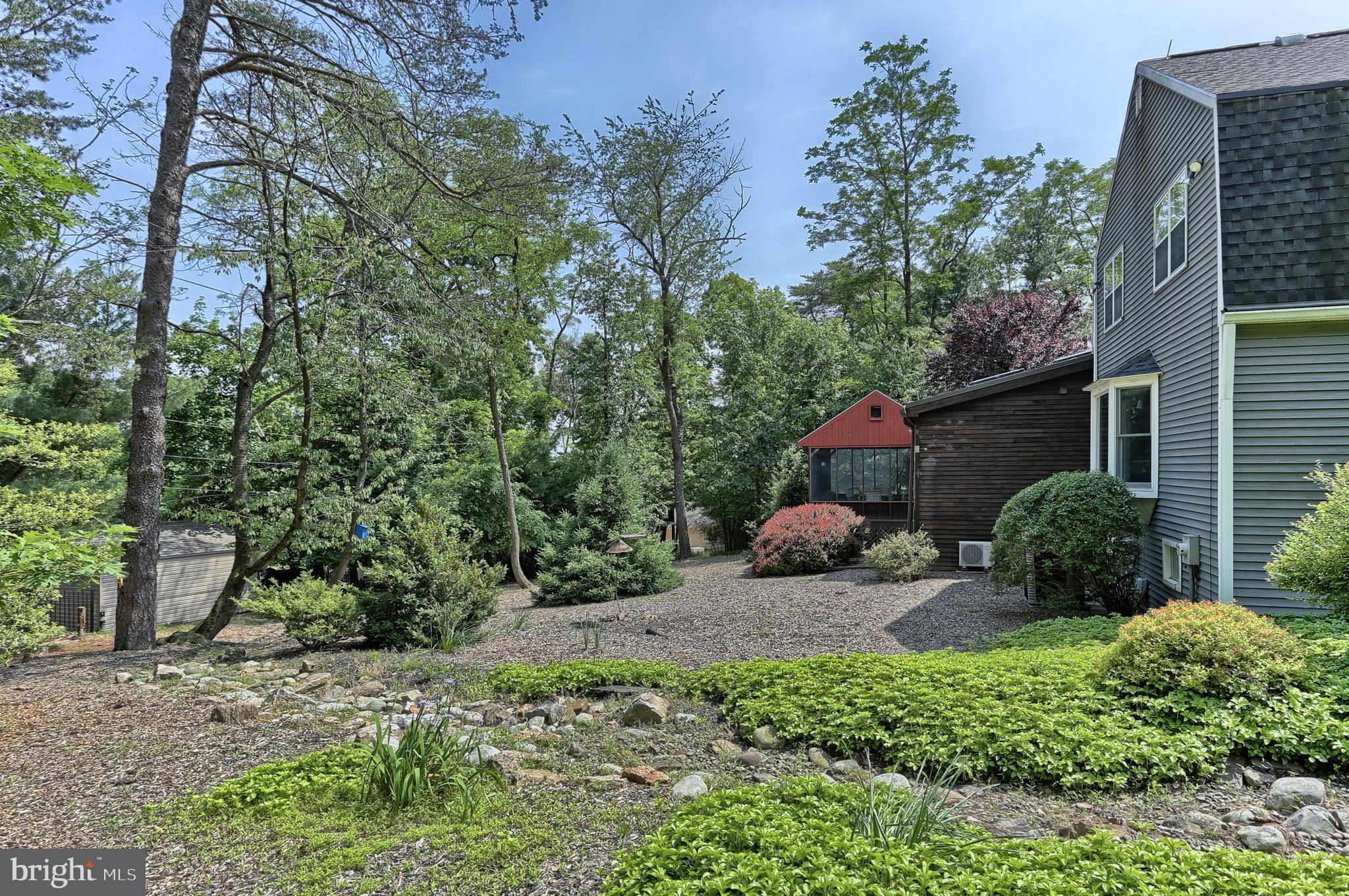 MOUNTAINDALE - Residential