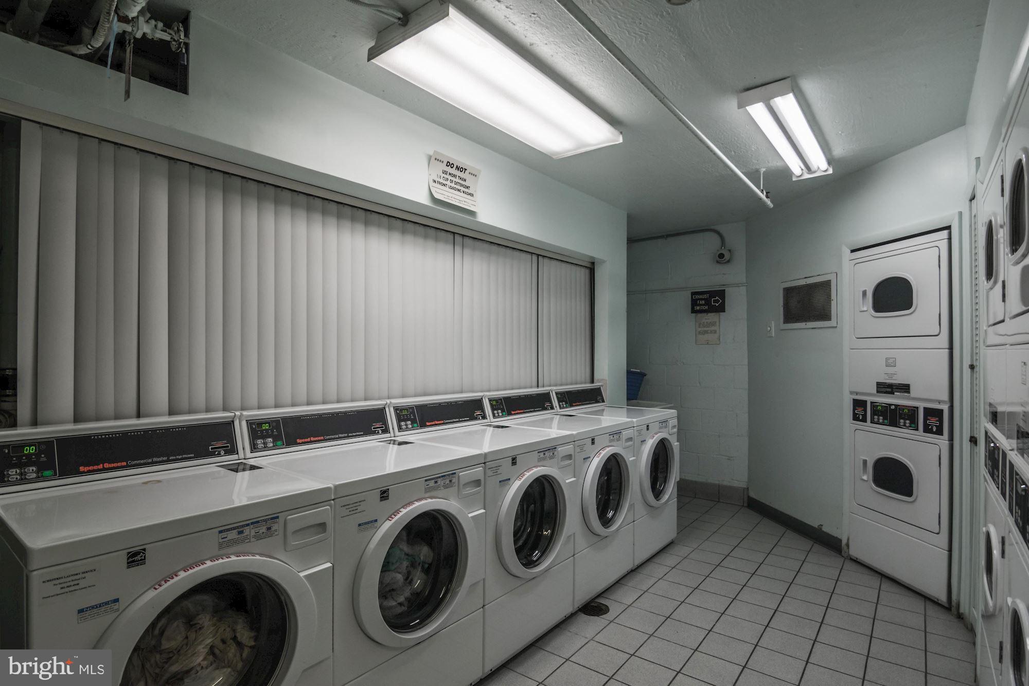 ADAMS HOUSE - Residential