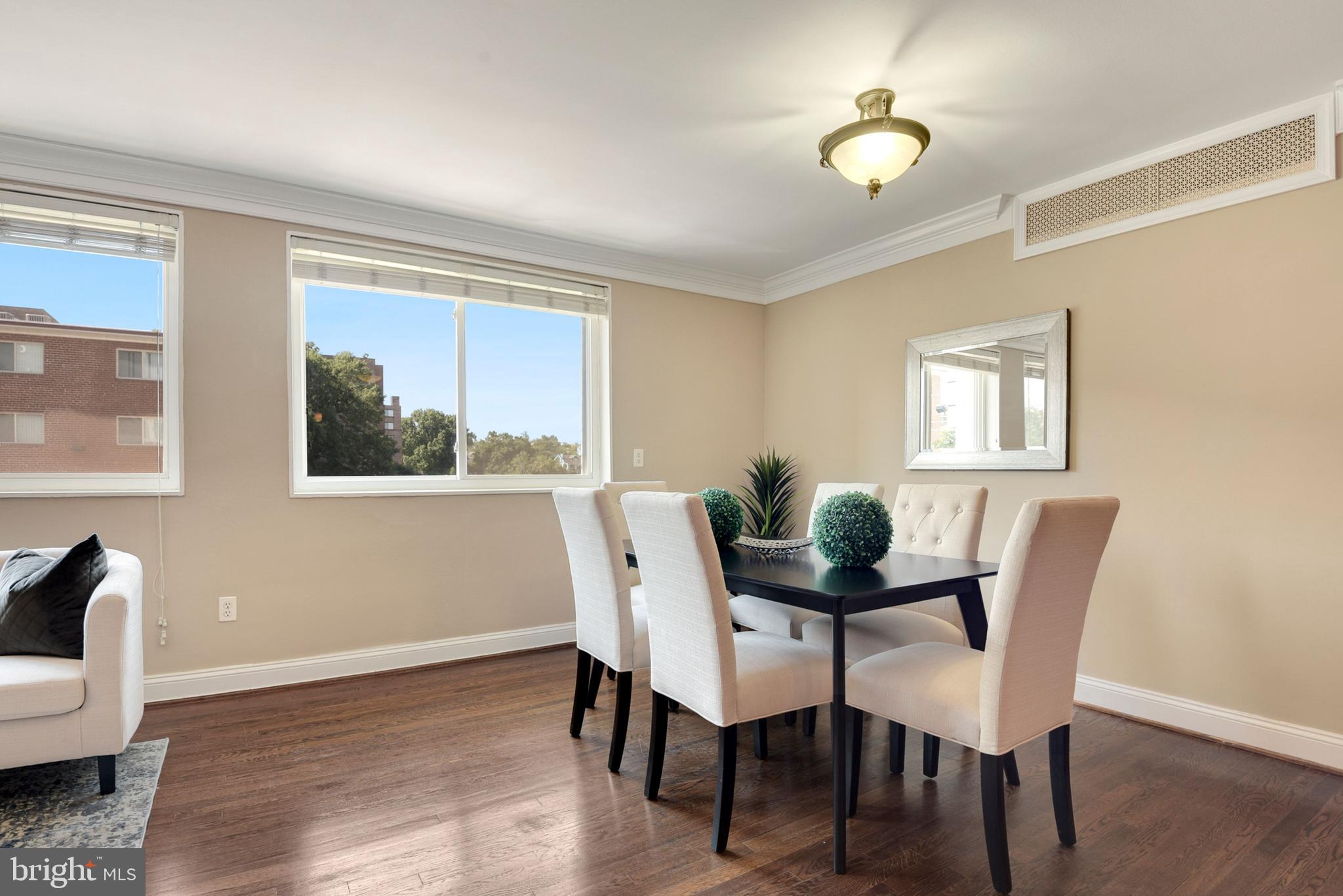 ADAMS HOUSE - Residential