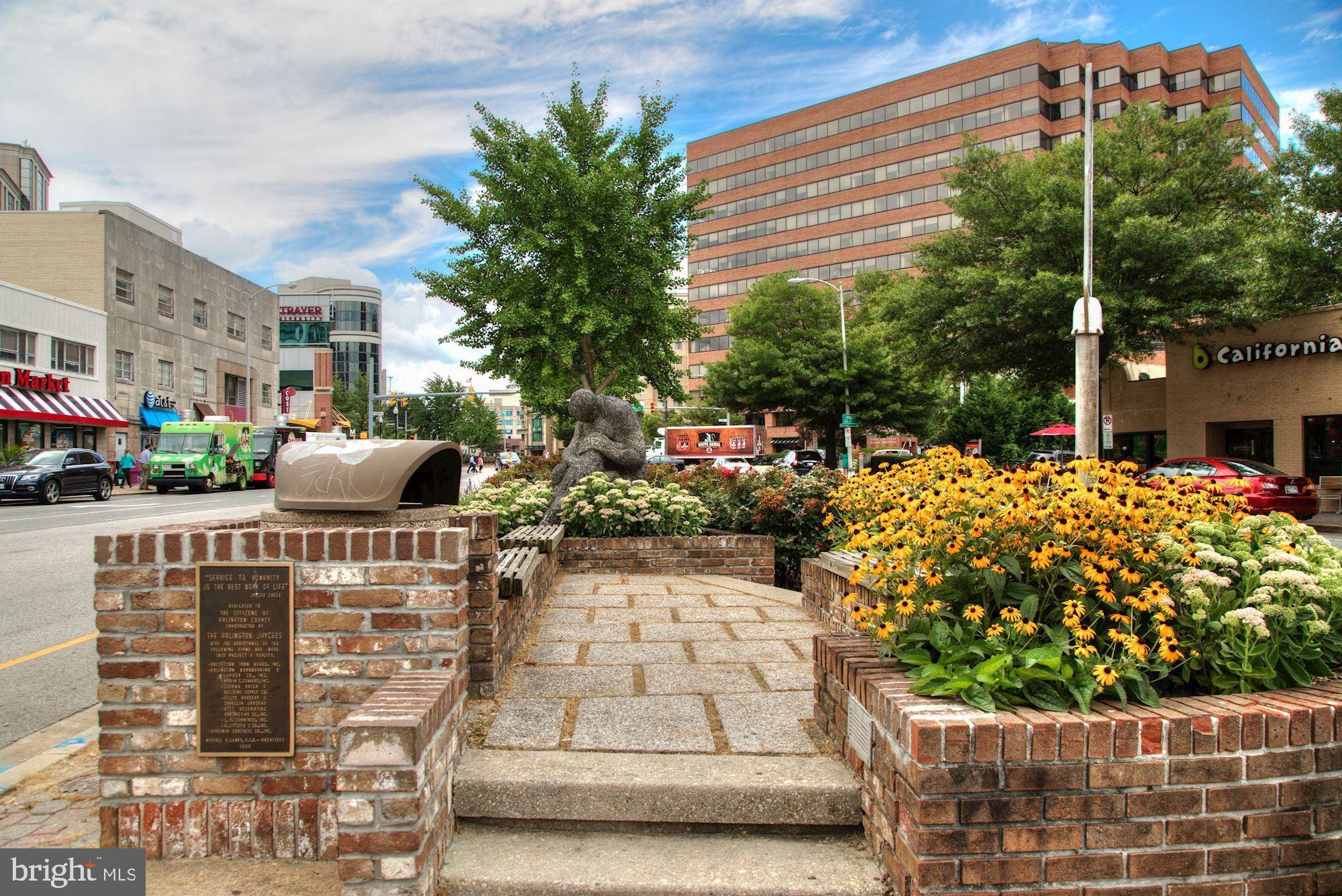 ADAMS HOUSE - Residential