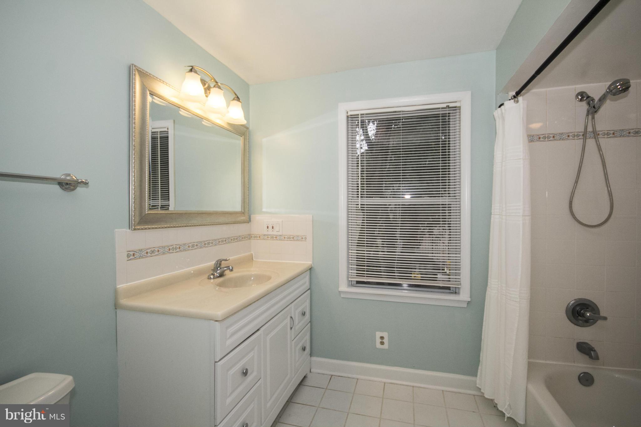 ARUNDEL GARDENS - Residential