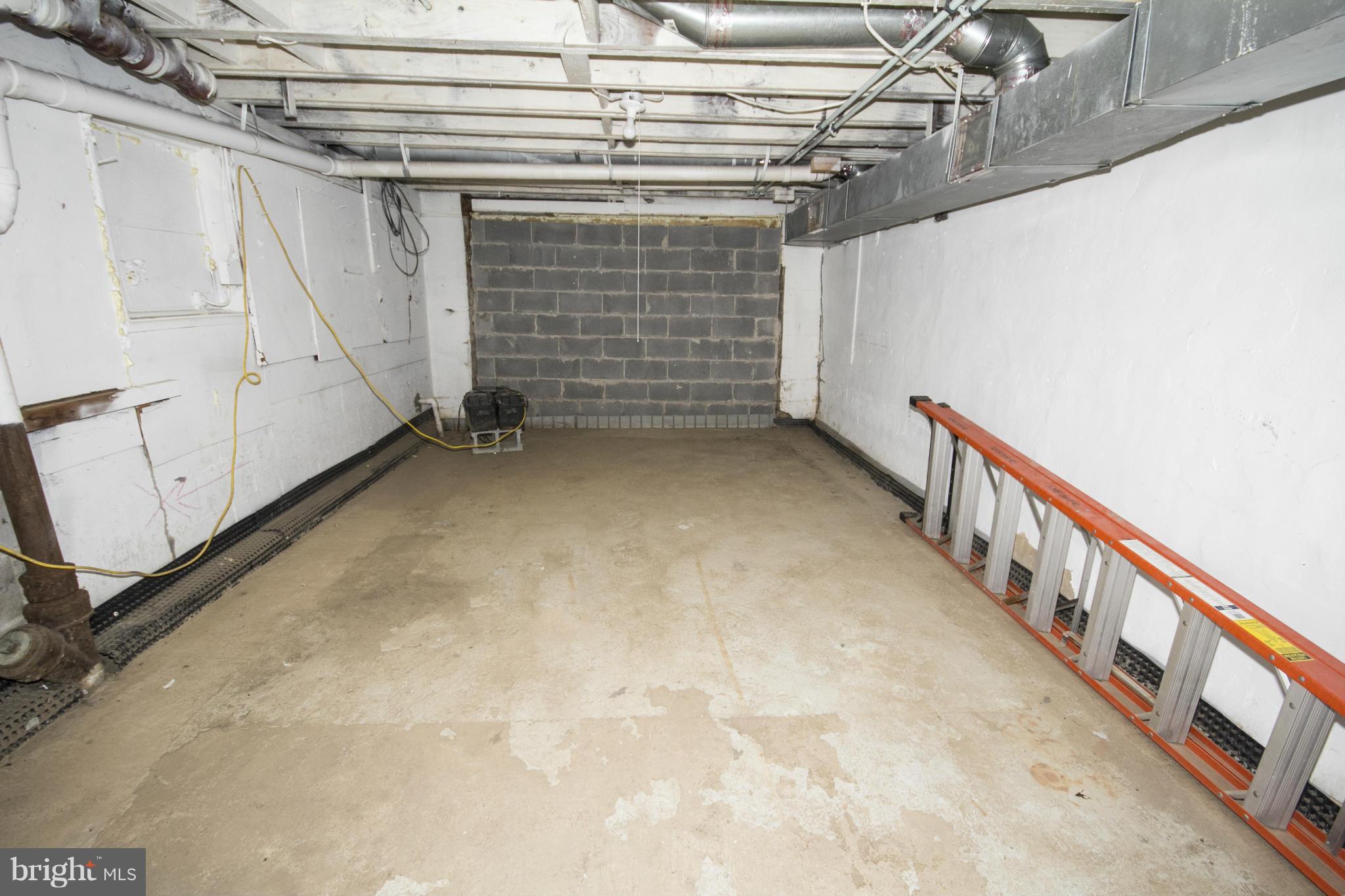 ARUNDEL GARDENS - Residential