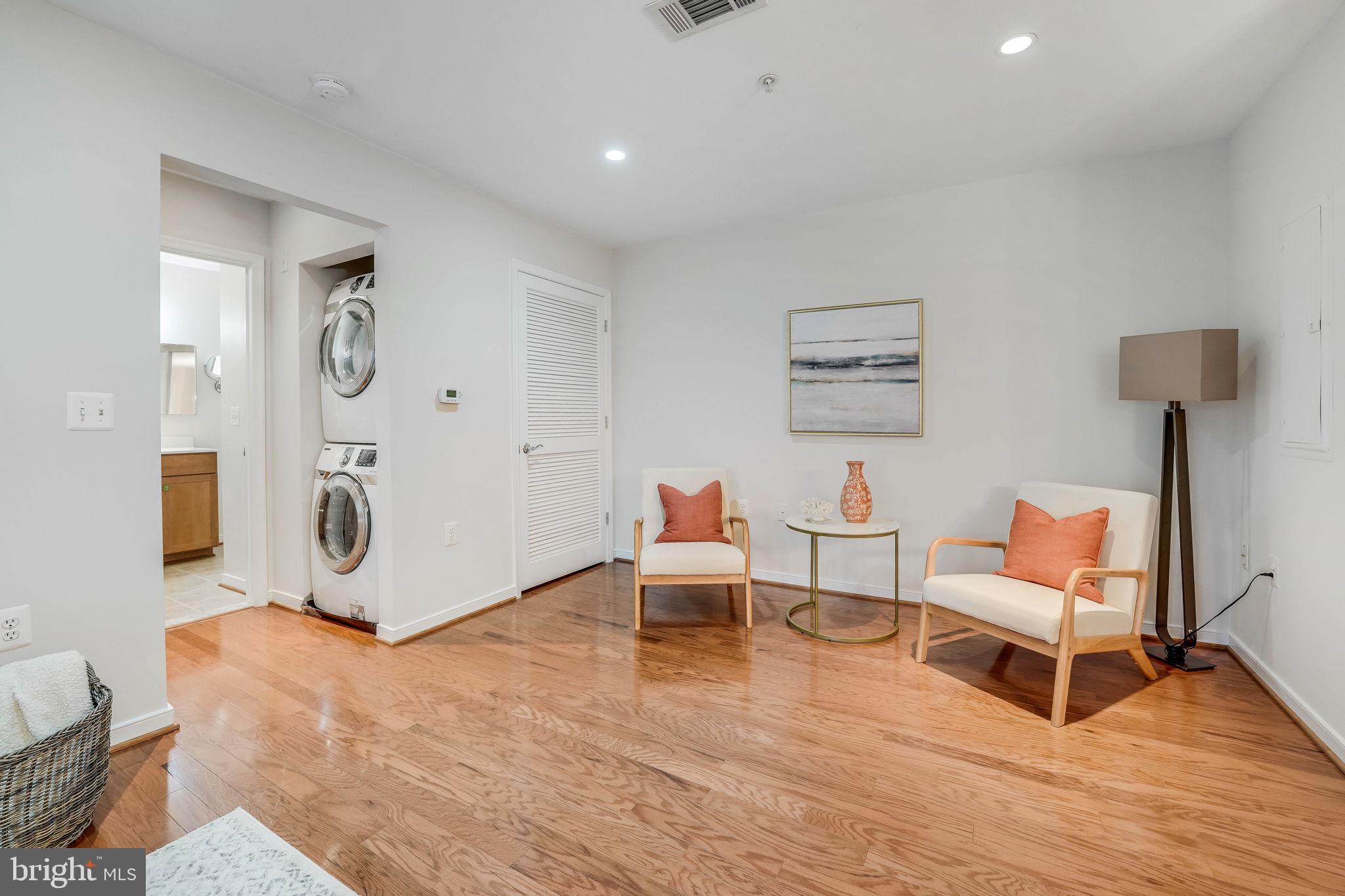 WEST VILLAGE OF SHIRLINGTON - Residential