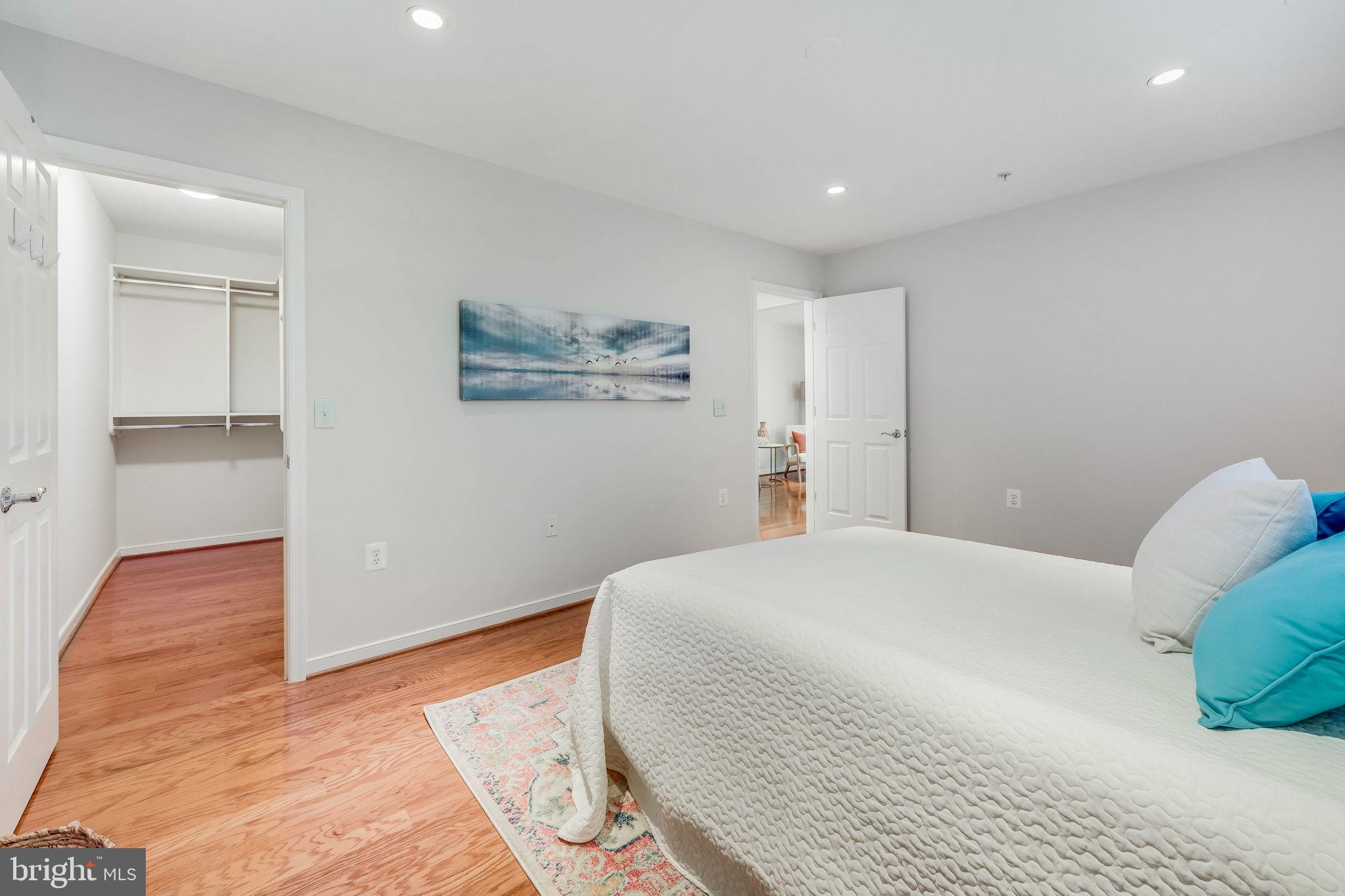 WEST VILLAGE OF SHIRLINGTON - Residential