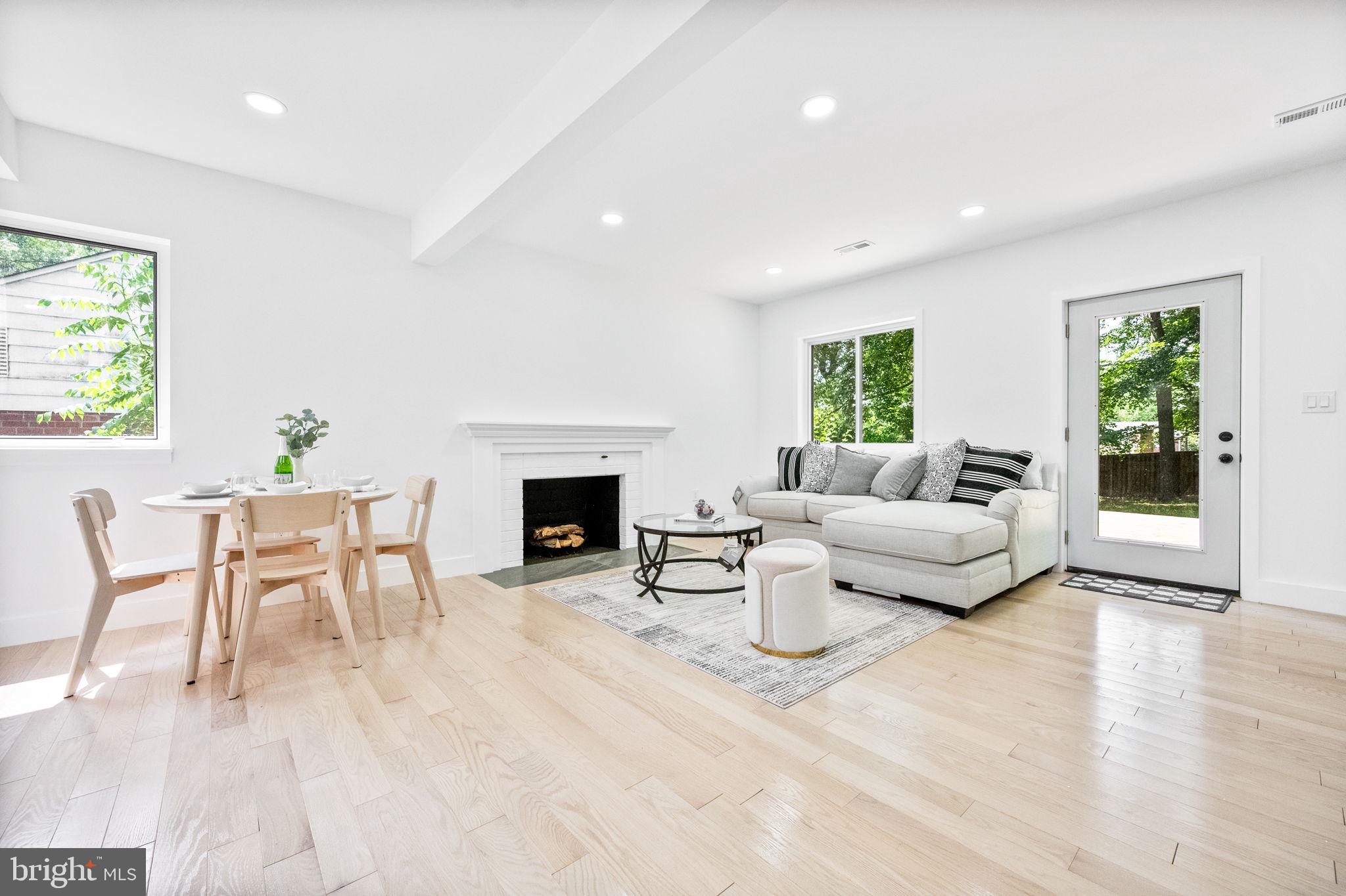 CAROLE HIGHLANDS - Residential