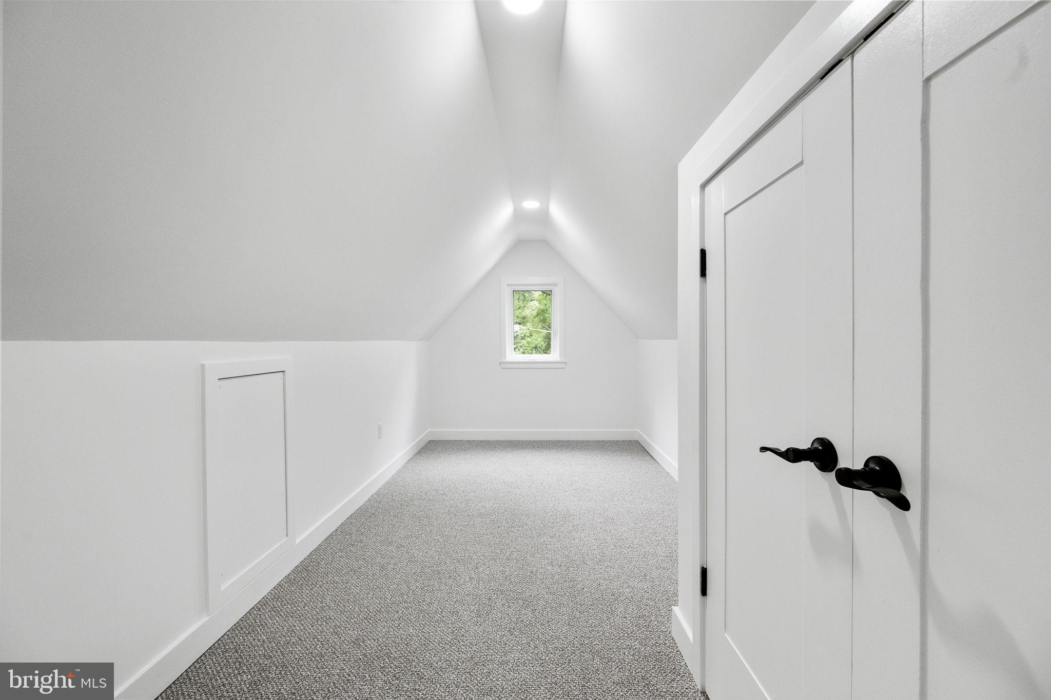 CAROLE HIGHLANDS - Residential