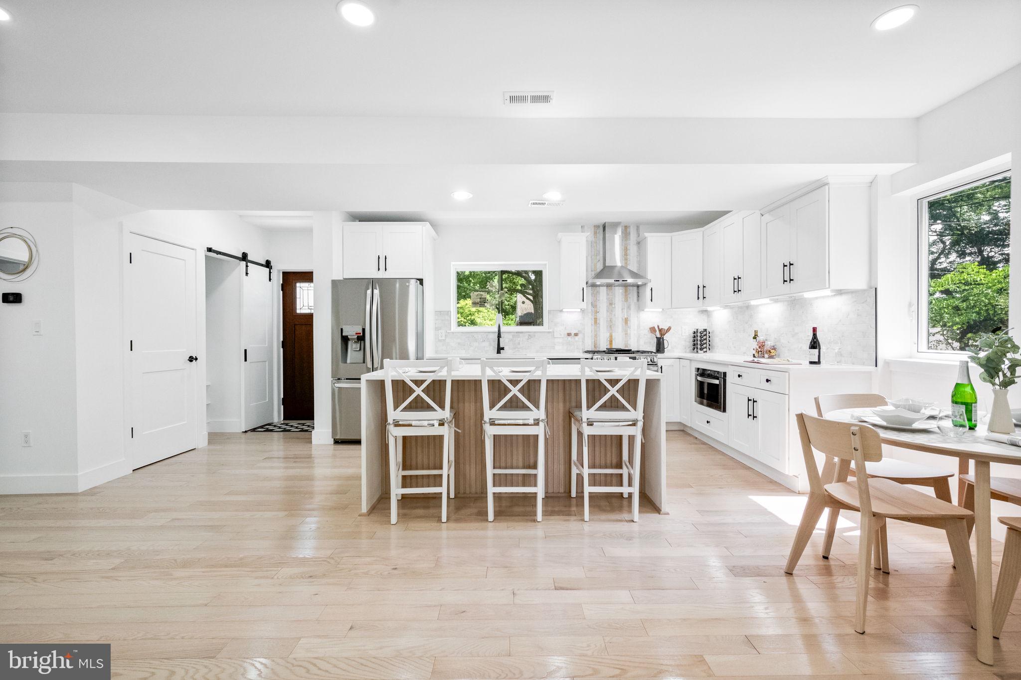 CAROLE HIGHLANDS - Residential