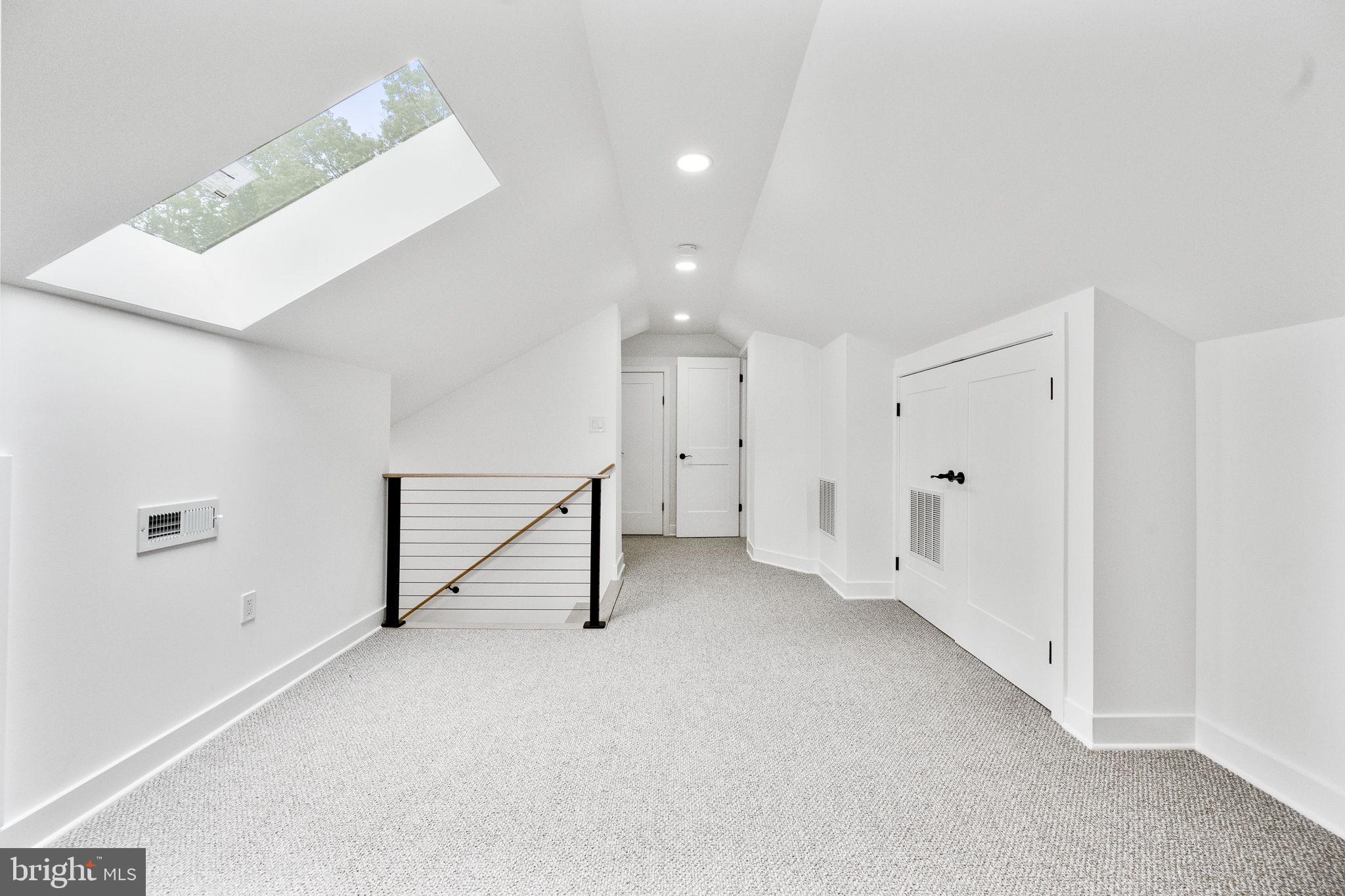 CAROLE HIGHLANDS - Residential