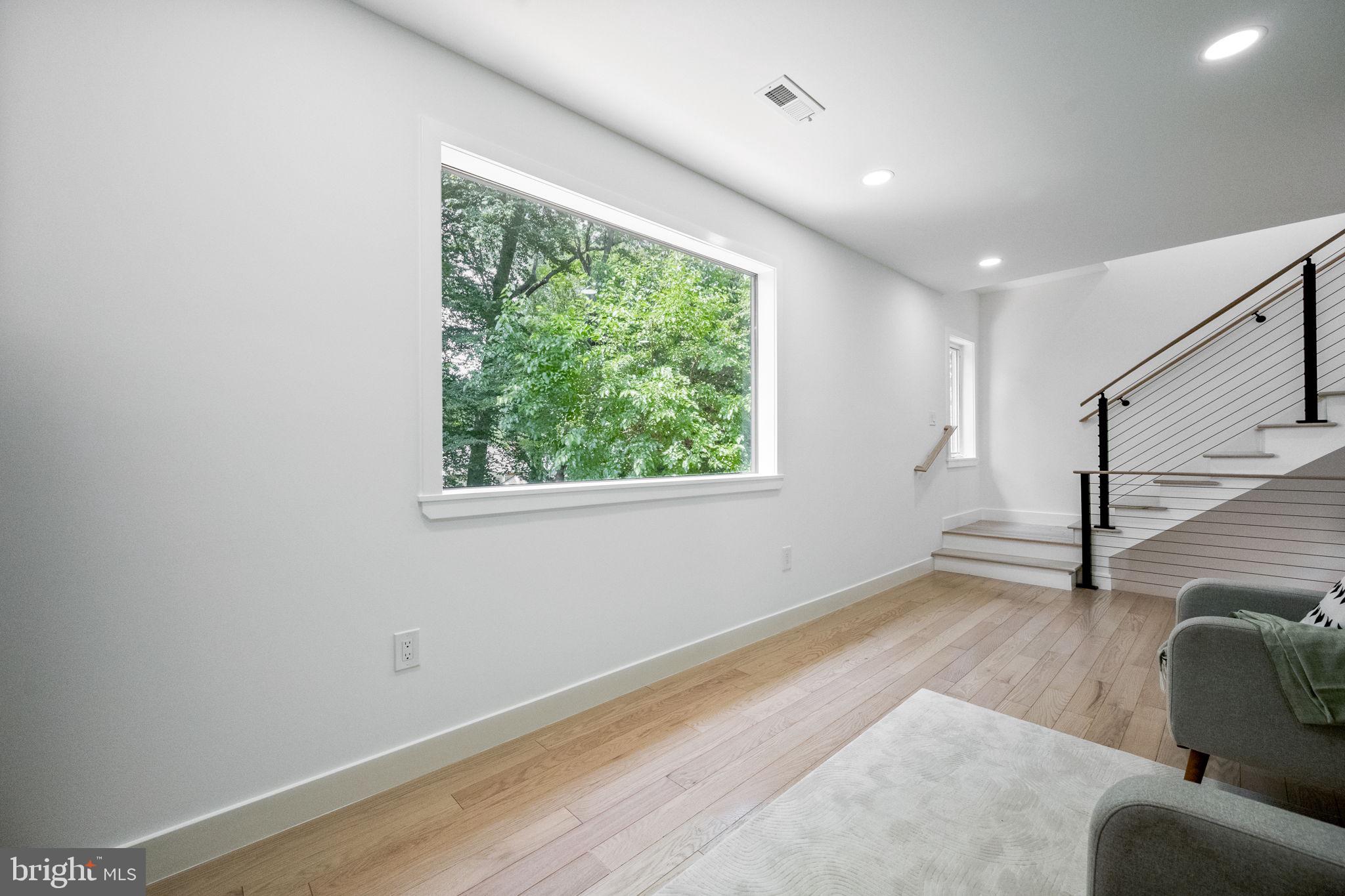 CAROLE HIGHLANDS - Residential