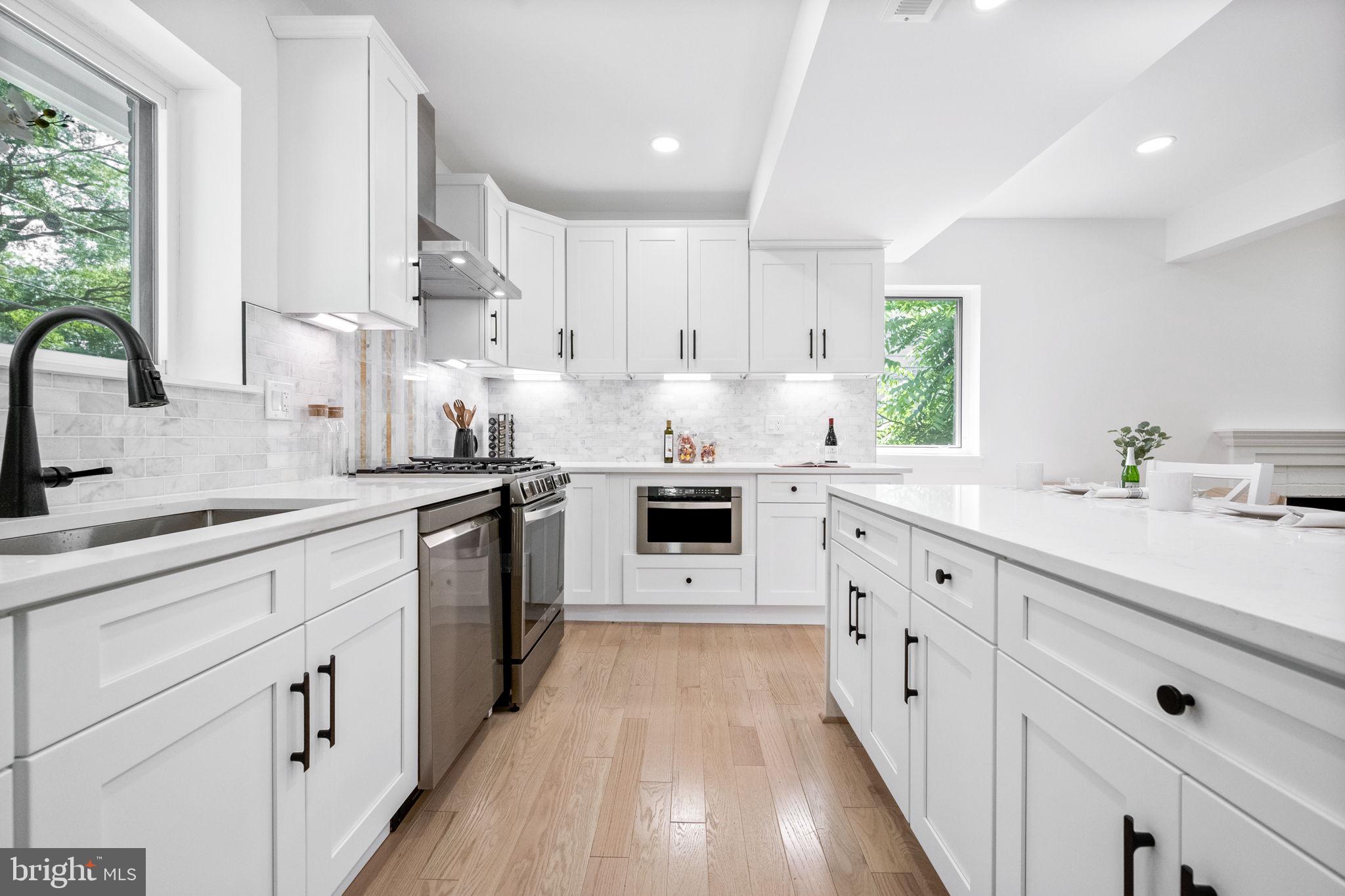 CAROLE HIGHLANDS - Residential