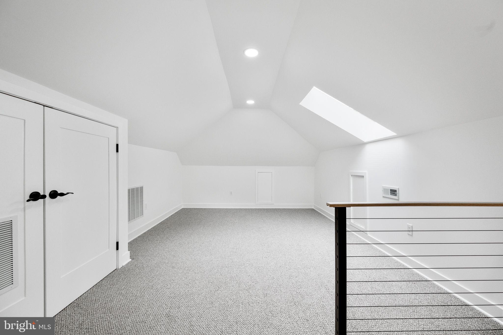 CAROLE HIGHLANDS - Residential