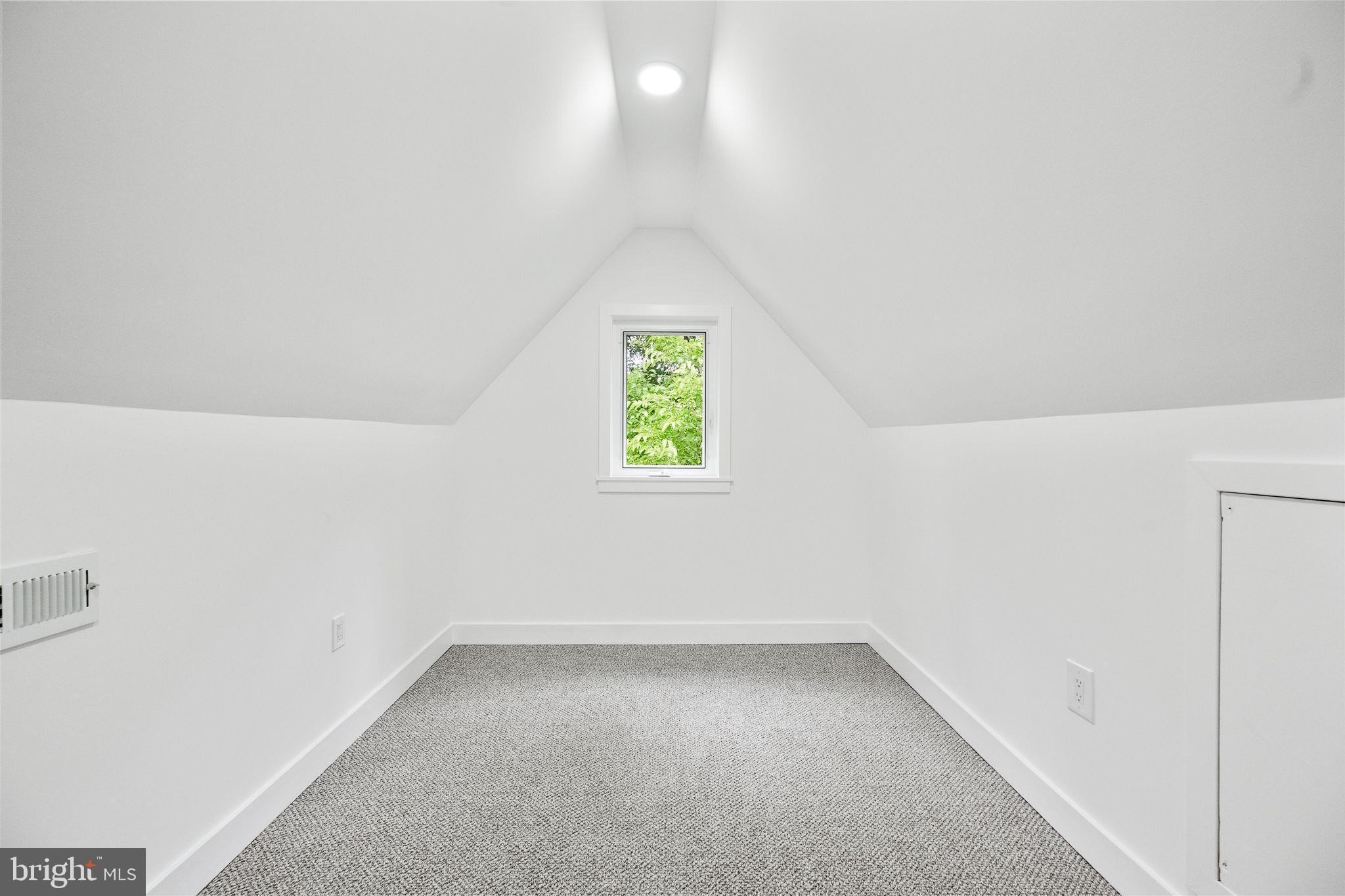 CAROLE HIGHLANDS - Residential