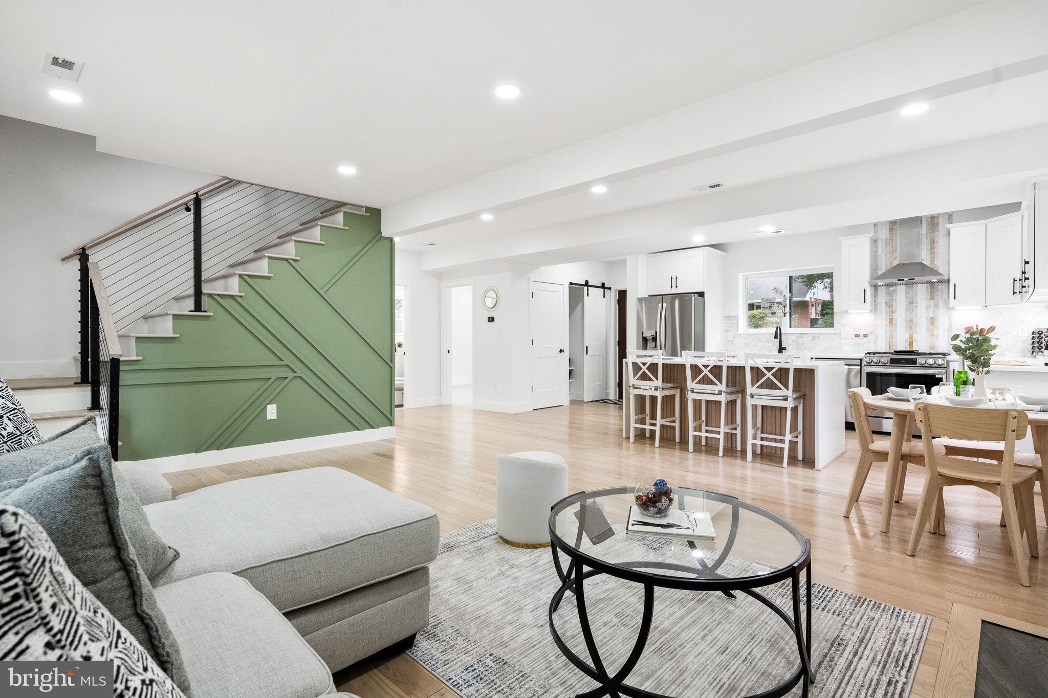 CAROLE HIGHLANDS - Residential