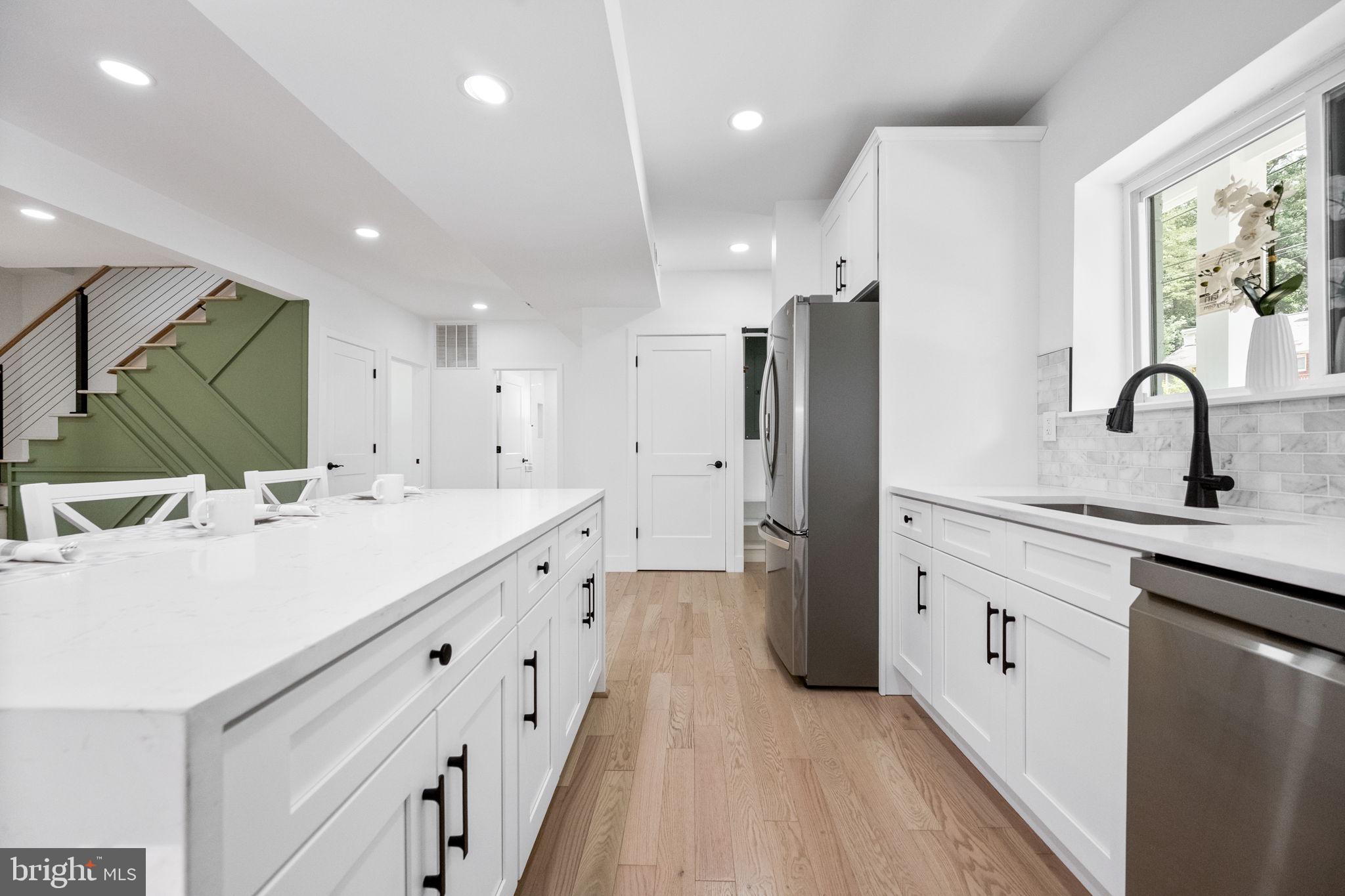 CAROLE HIGHLANDS - Residential