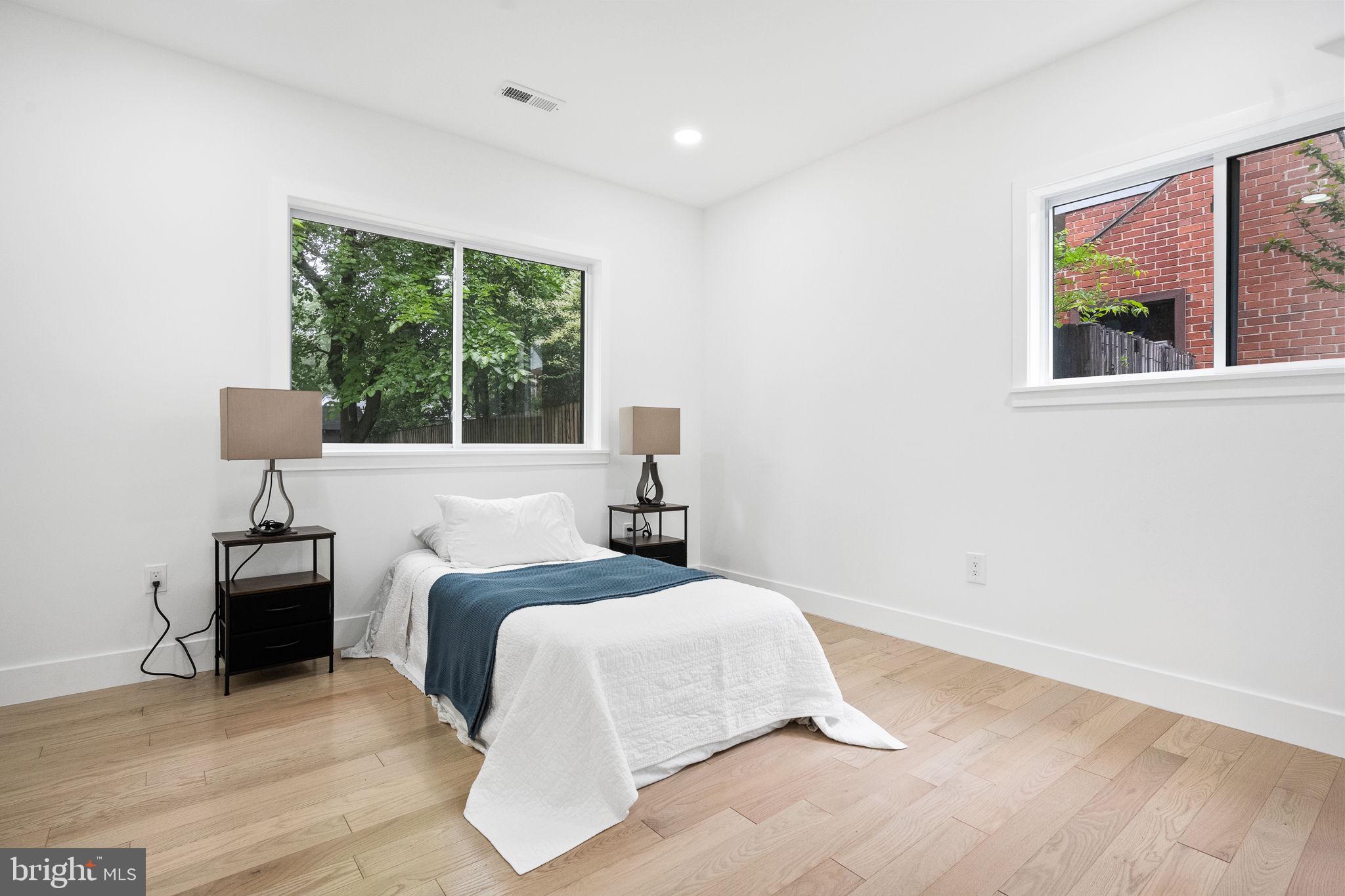 CAROLE HIGHLANDS - Residential