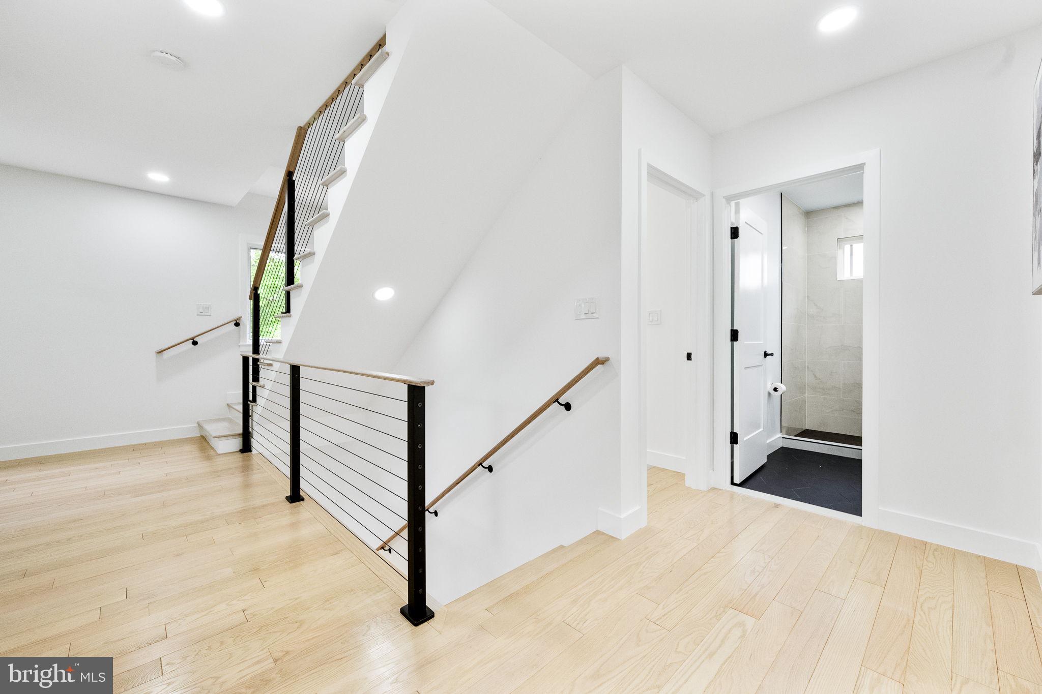 CAROLE HIGHLANDS - Residential